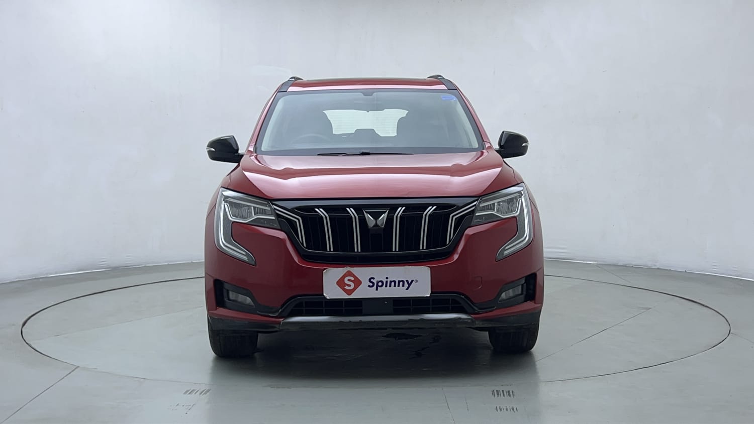 Used 2022 Mahindra XUV700 AX 5 Petrol AT 5 STR Petrol Automatic exterior FRONT VIEW