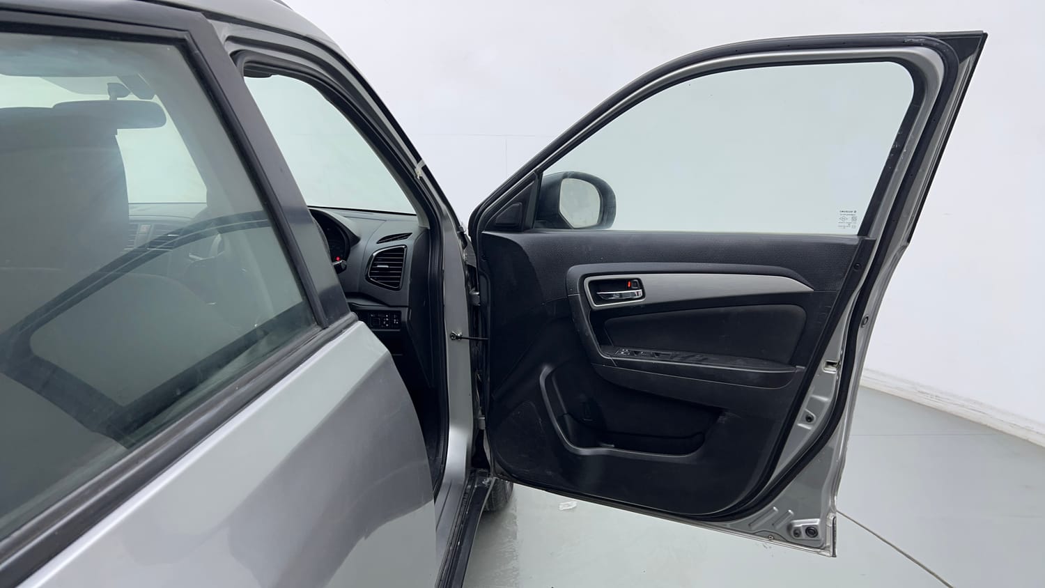 Used 2018 maruti-suzuki Vitara Brezza ZDi Plus AGS Diesel Automatic interior RIGHT FRONT DOOR OPEN VIEW