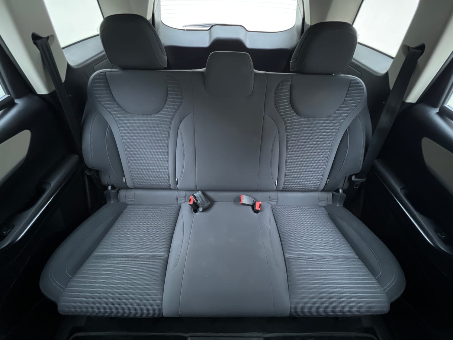 Used 2022 Mahindra XUV700 AX 5 Petrol AT 5 STR Petrol Automatic interior REAR SEAT CONDITION VIEW