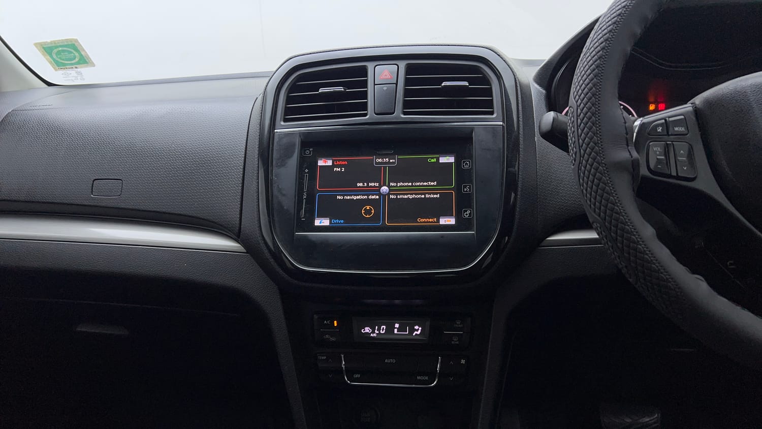 Used 2018 maruti-suzuki Vitara Brezza ZDi Plus AGS Diesel Automatic interior MUSIC SYSTEM & AC CONTROL VIEW