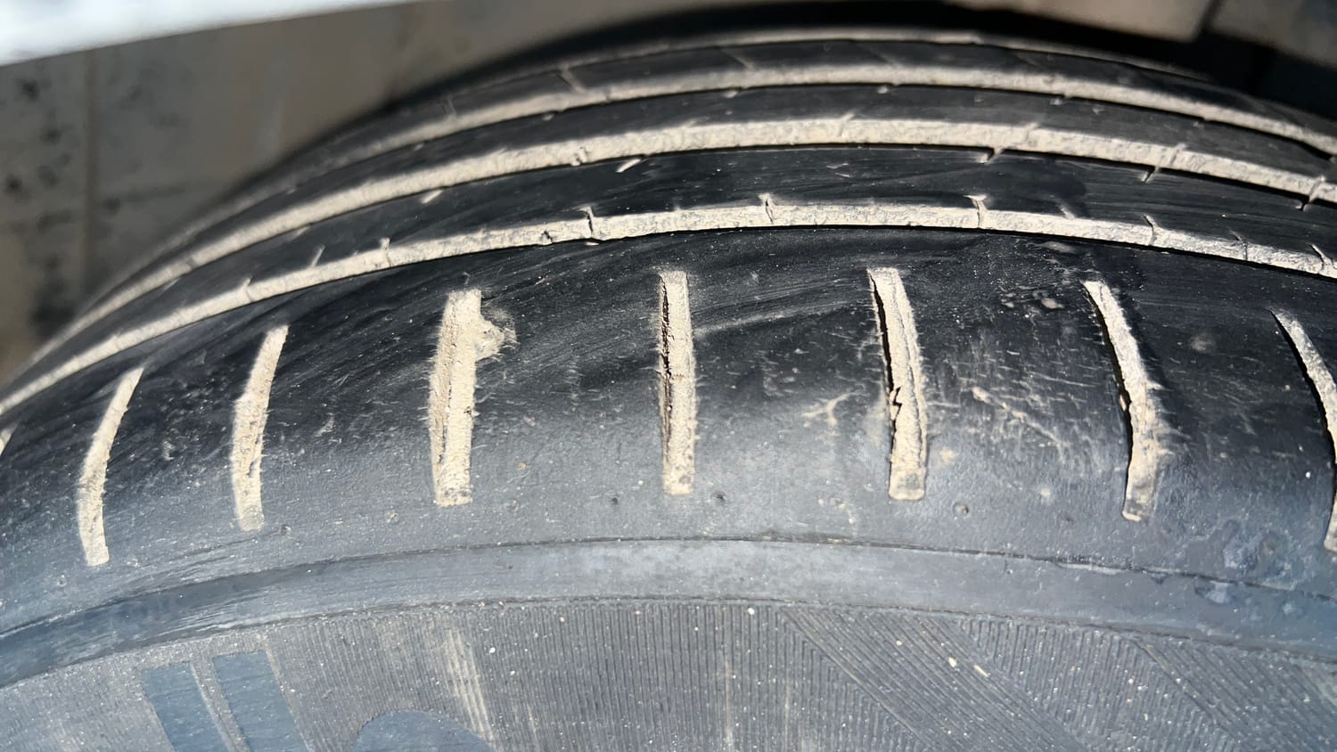 Used 2021 Ford Freestyle Titanium 1.2 Ti-VCT Petrol Manual tyres RIGHT FRONT TYRE TREAD VIEW