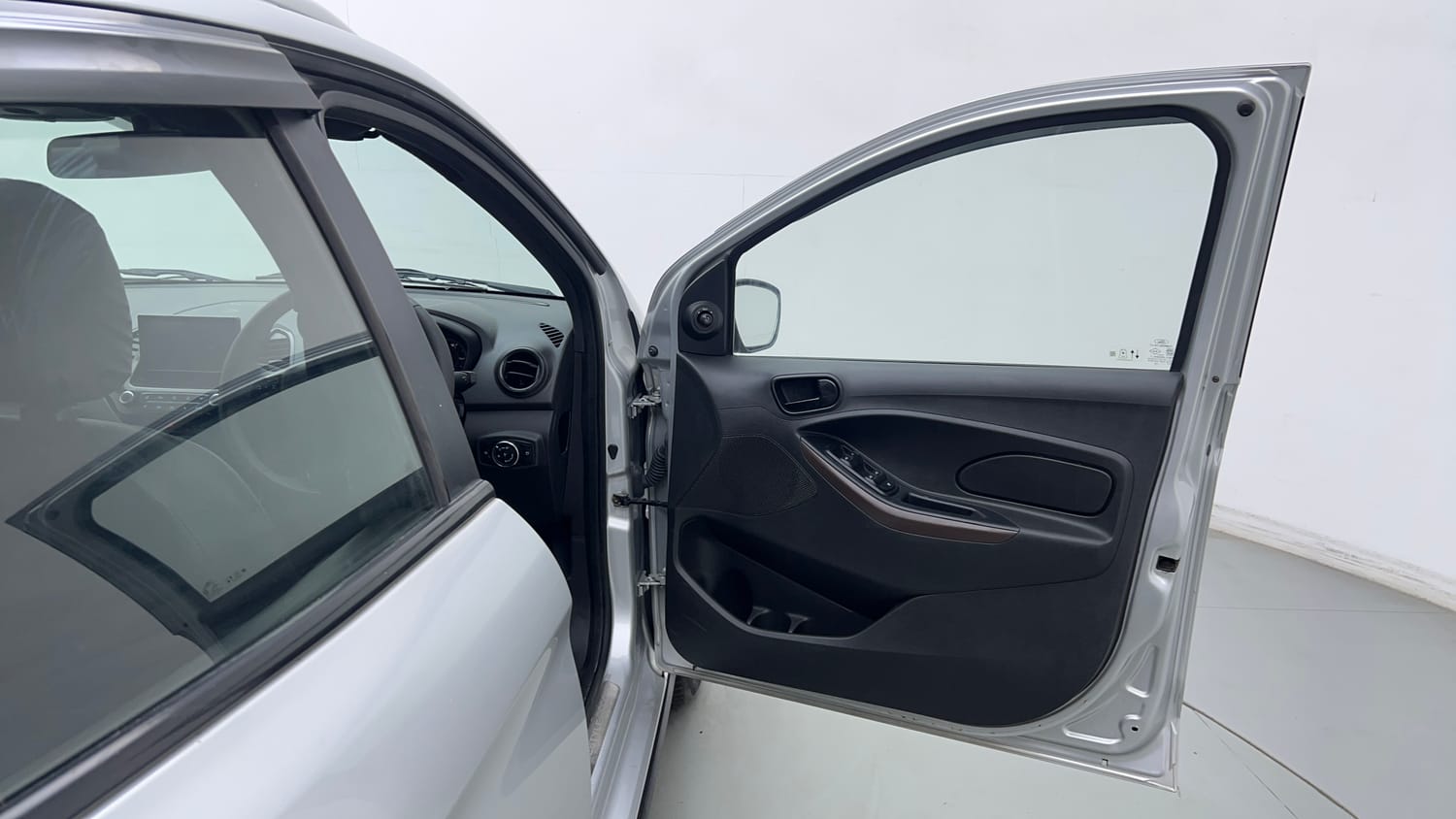 Used 2021 Ford Freestyle Titanium 1.2 Ti-VCT Petrol Manual interior RIGHT FRONT DOOR OPEN VIEW