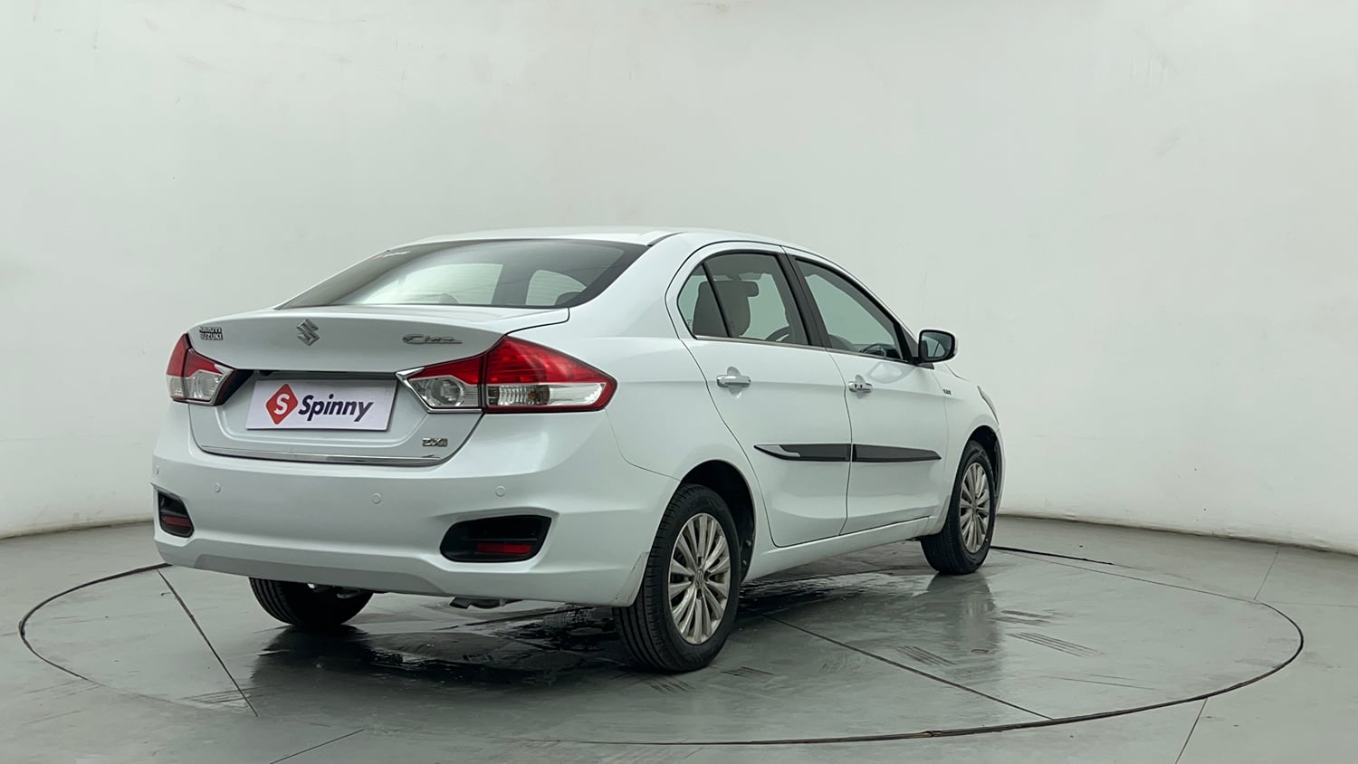 Used 2017 Maruti Suzuki Ciaz ZXi  AT Petrol Automatic exterior RIGHT REAR CORNER VIEW