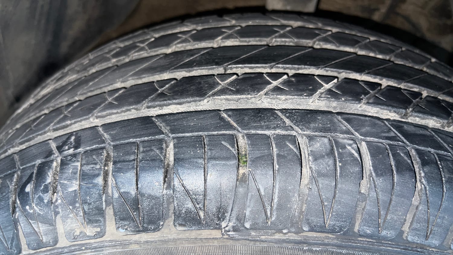 Used 2018 maruti-suzuki Vitara Brezza ZDi Plus AGS Diesel Automatic tyres RIGHT FRONT TYRE TREAD VIEW