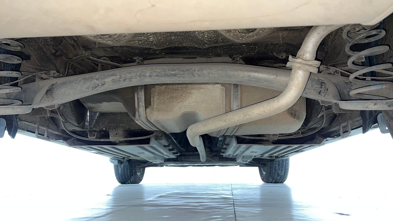 Used 2018 maruti-suzuki Vitara Brezza ZDi Plus AGS Diesel Automatic extra REAR UNDERBODY VIEW (TAKEN FROM REAR)