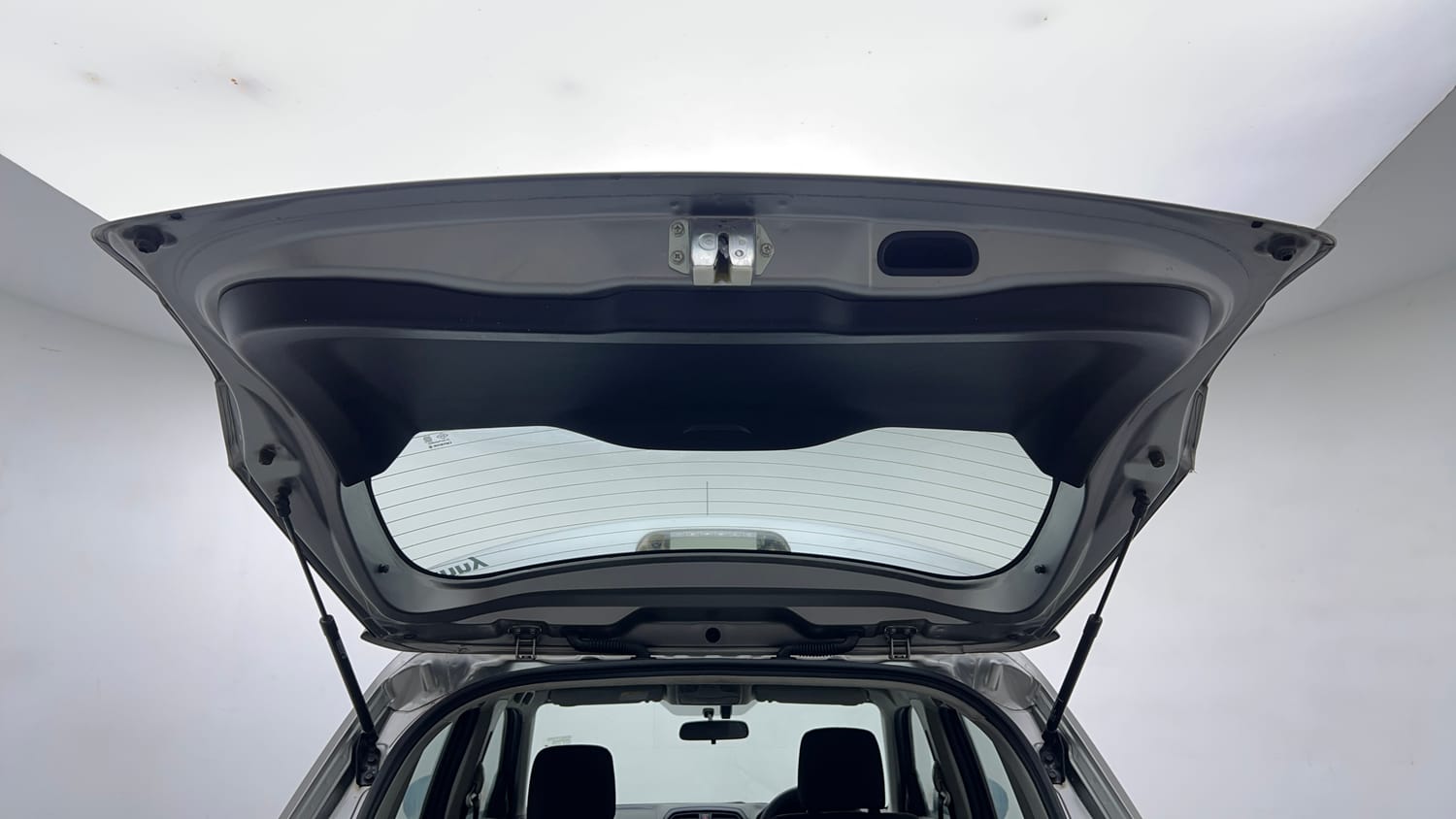 Used 2018 maruti-suzuki Vitara Brezza ZDi Plus AGS Diesel Automatic interior DICKY DOOR OPEN VIEW