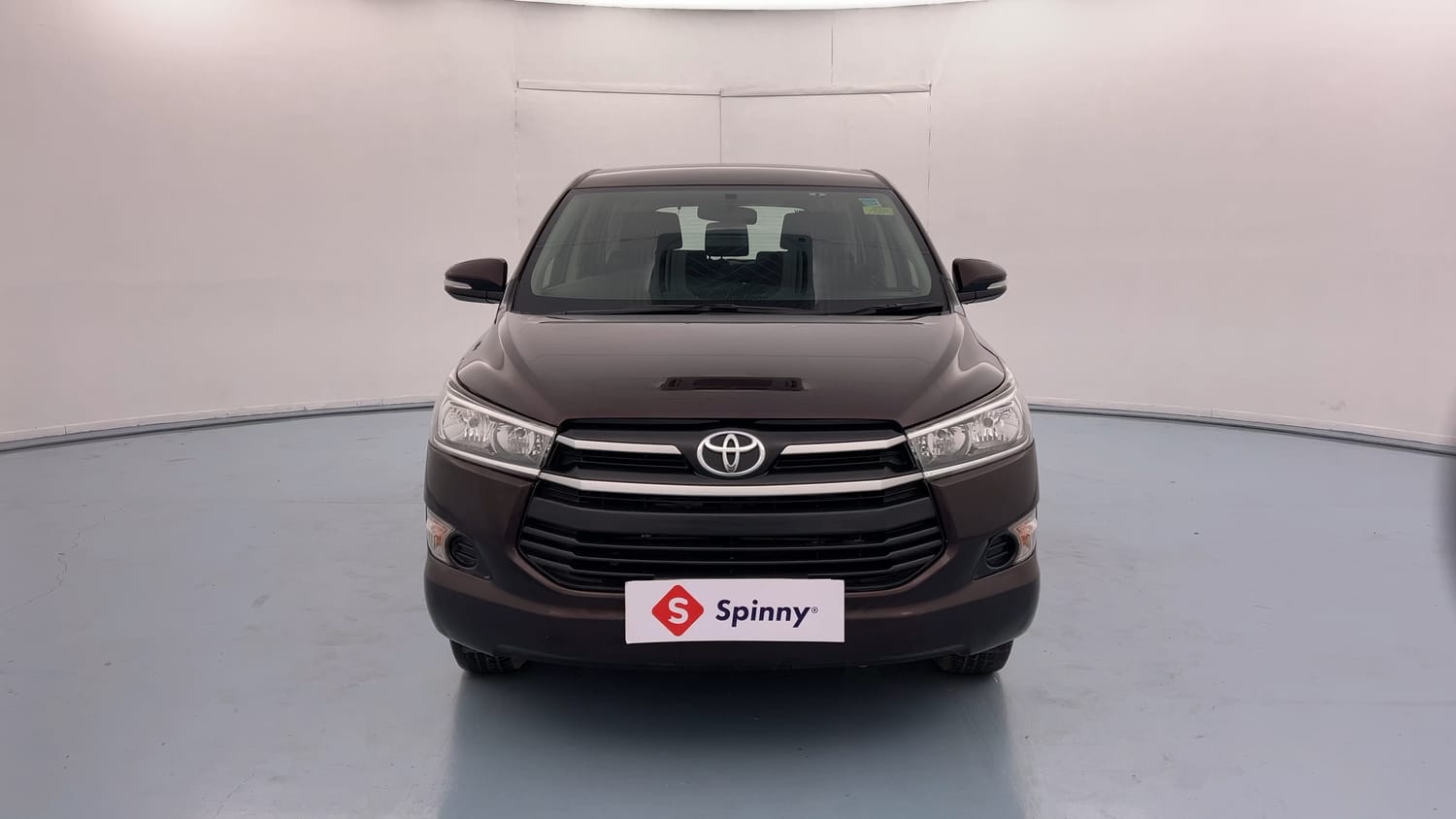 Used 2017 Toyota Innova Crysta 2.4 GX 7 STR Diesel Manual exterior FRONT VIEW