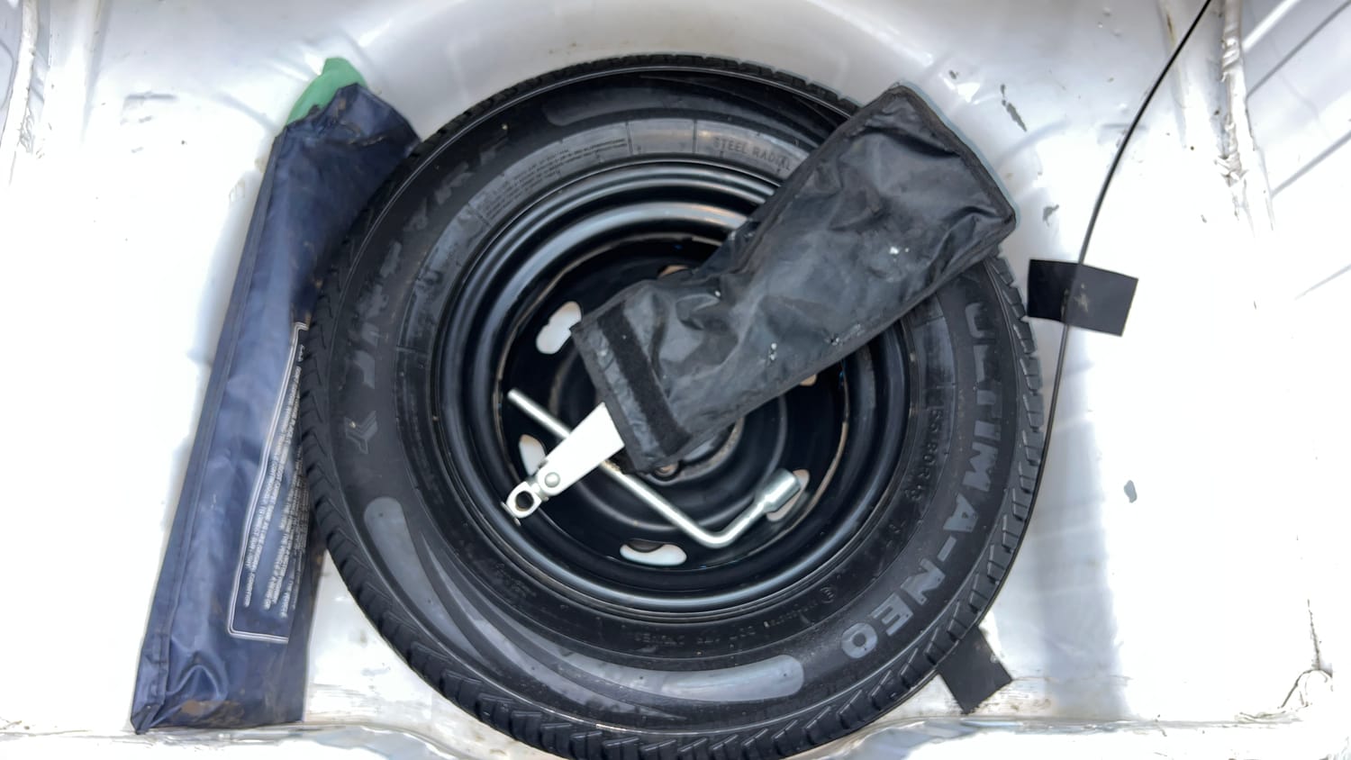 Used 2019 Renault Kwid 1.0 RXT AMT Opt Petrol Automatic tyres SPARE TYRE VIEW