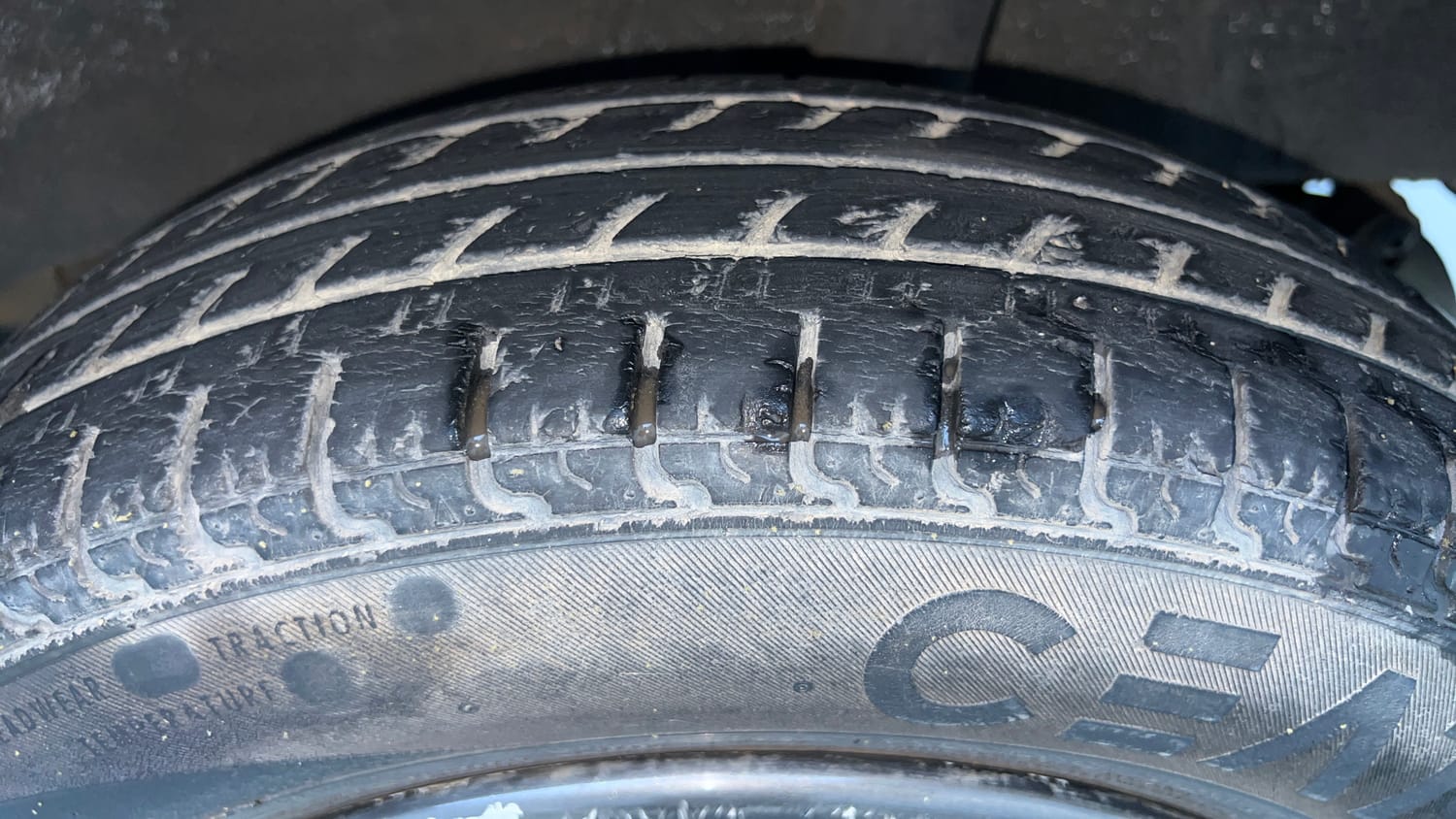 Used 2019 Renault Kwid 1.0 RXT AMT Opt Petrol Automatic tyres LEFT REAR TYRE TREAD VIEW