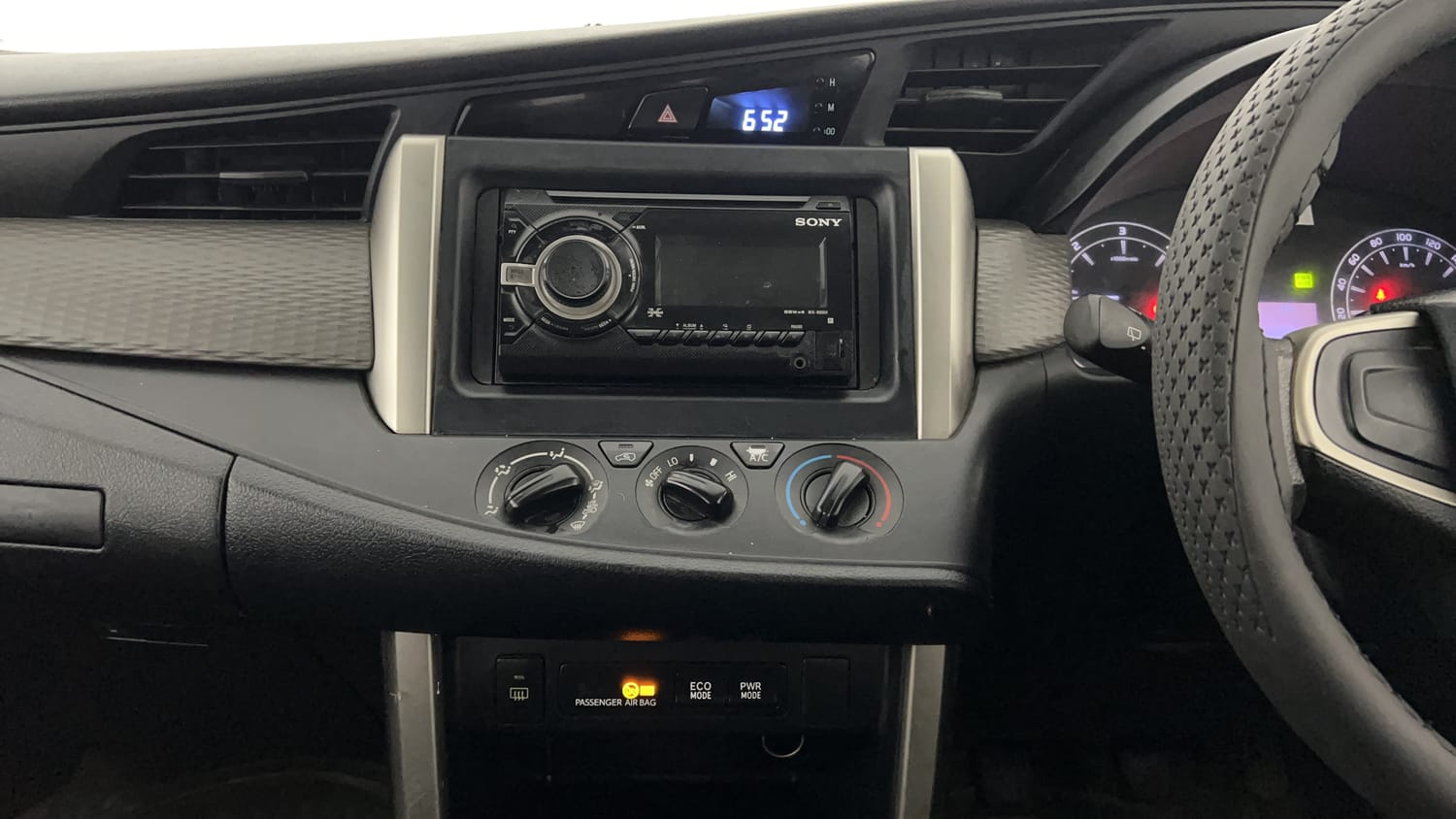 Used 2017 Toyota Innova Crysta 2.4 GX 7 STR Diesel Manual interior MUSIC SYSTEM & AC CONTROL VIEW