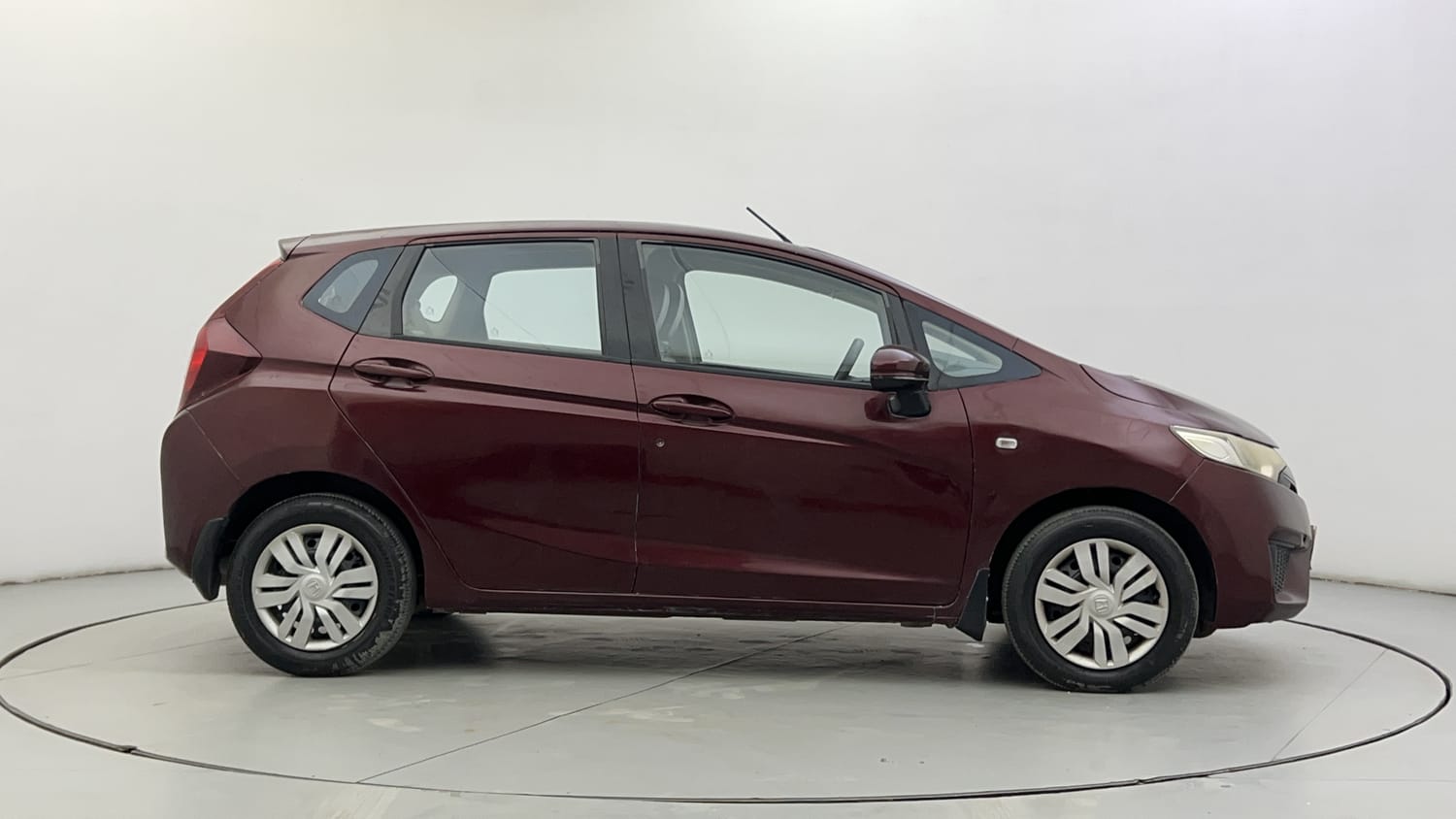 Used 2015 Honda Jazz S AT Petrol Automatic exterior RIGHT SIDE VIEW