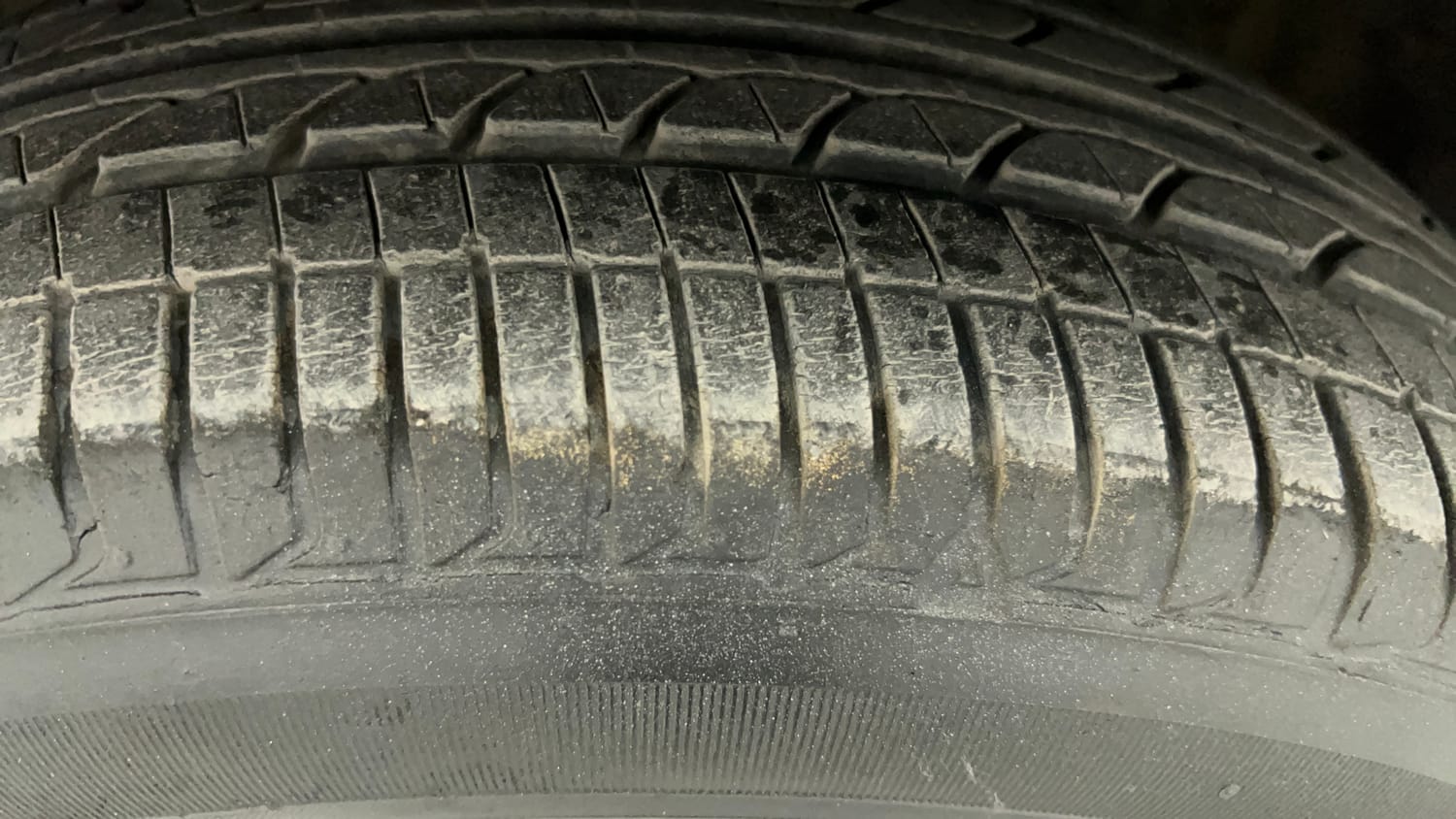 Used 2015 Honda Jazz S AT Petrol Automatic tyres LEFT FRONT TYRE TREAD VIEW