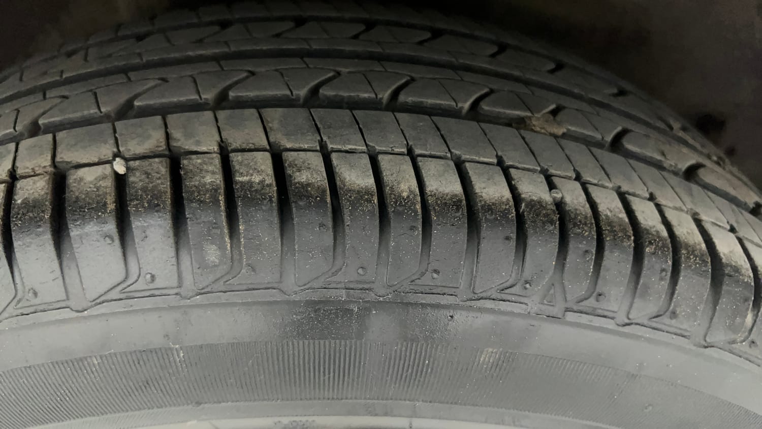 Used 2015 Honda Jazz S AT Petrol Automatic tyres RIGHT REAR TYRE TREAD VIEW
