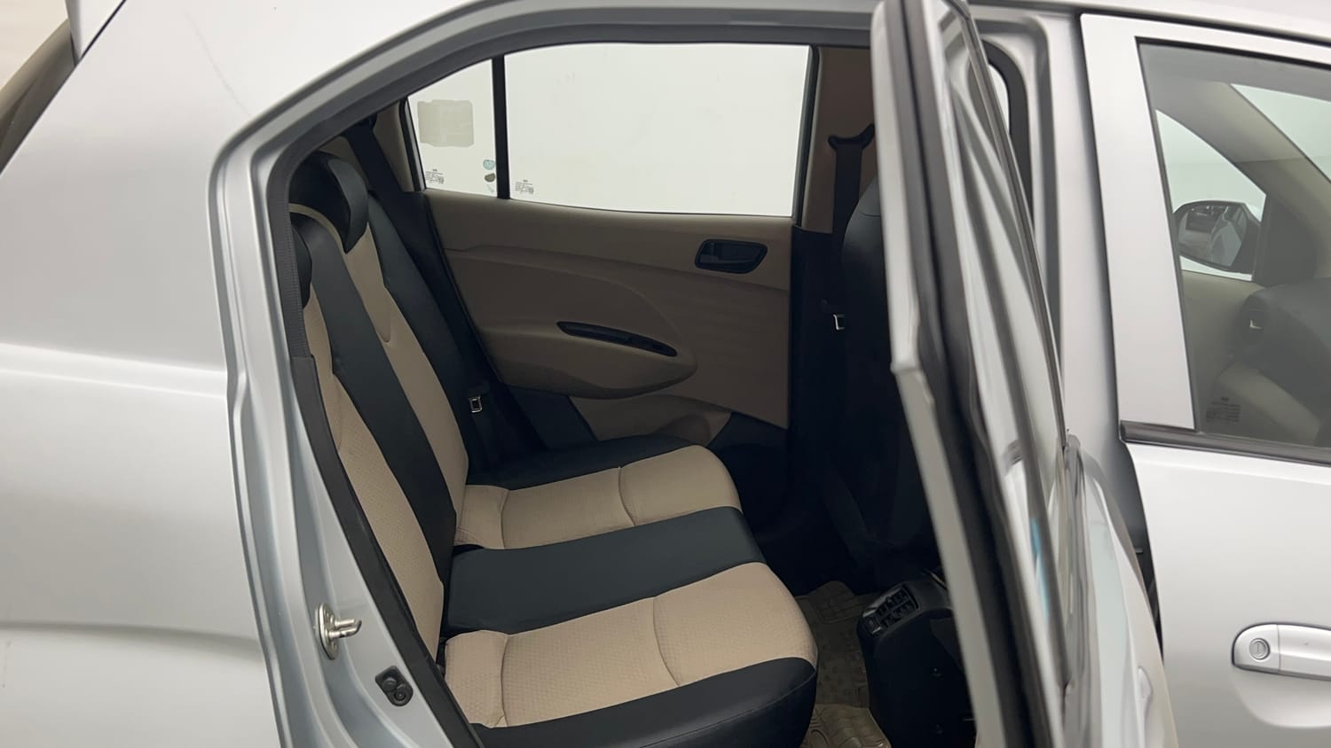 Used 2022 Hyundai Santro Sportz Petrol Manual interior RIGHT SIDE REAR DOOR CABIN VIEW