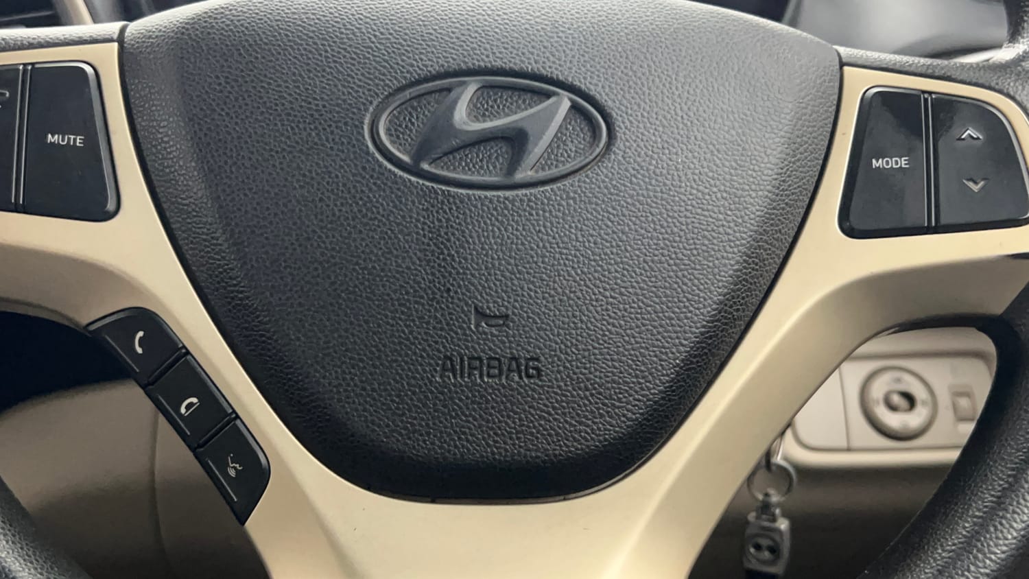 Used 2022 Hyundai Santro Sportz Petrol Manual top_features Airbags