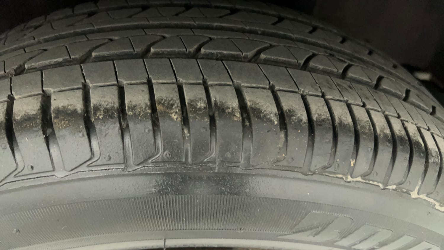 Used 2015 Honda Jazz S AT Petrol Automatic tyres LEFT REAR TYRE TREAD VIEW