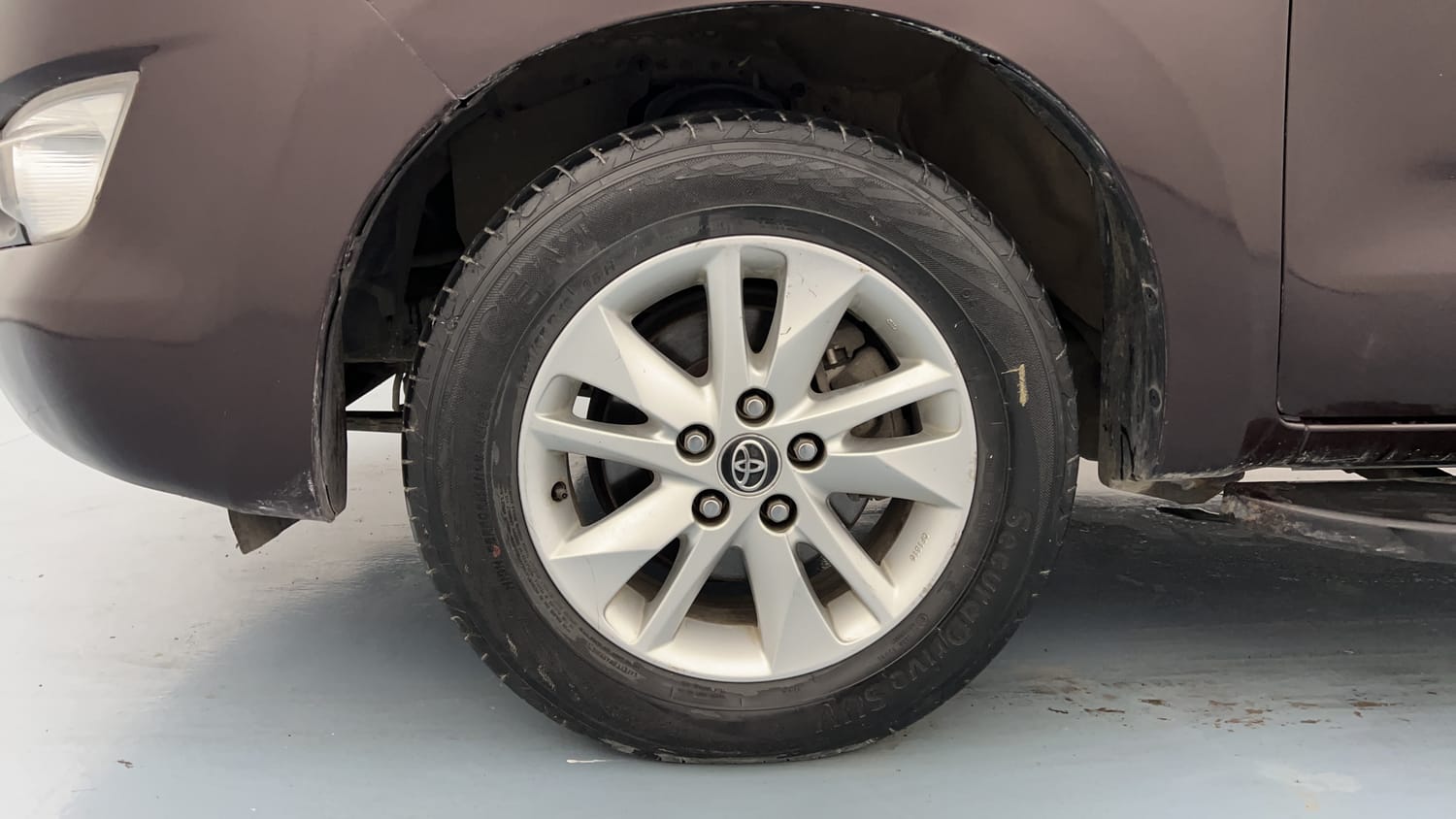 Used 2017 Toyota Innova Crysta 2.4 GX 7 STR Diesel Manual tyres LEFT FRONT TYRE RIM VIEW