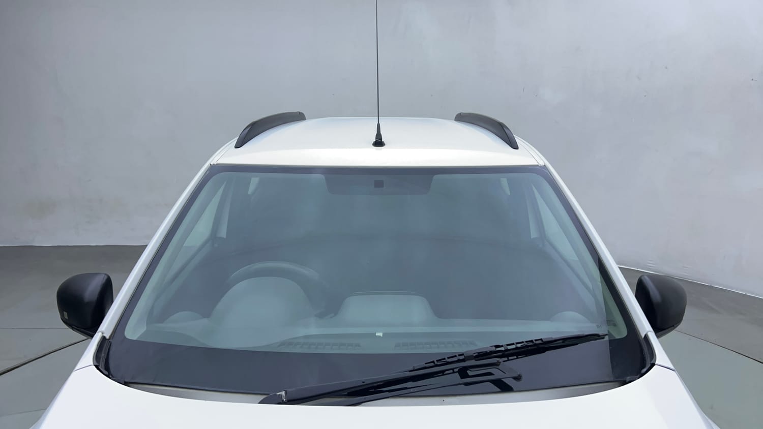 Used 2019 Renault Kwid 1.0 RXT AMT Opt Petrol Automatic exterior FRONT WINDSHIELD VIEW