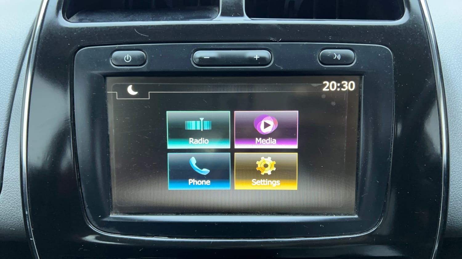 Used 2019 Renault Kwid 1.0 RXT AMT Opt Petrol Automatic top_features Touch screen infotainment system