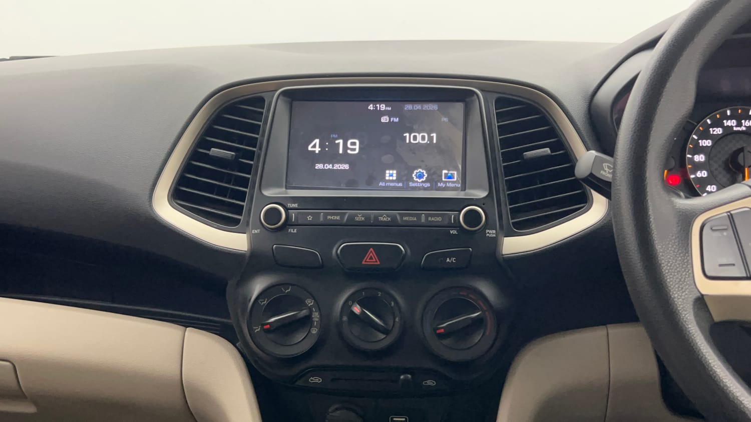 Used 2022 Hyundai Santro Sportz Petrol Manual interior MUSIC SYSTEM & AC CONTROL VIEW