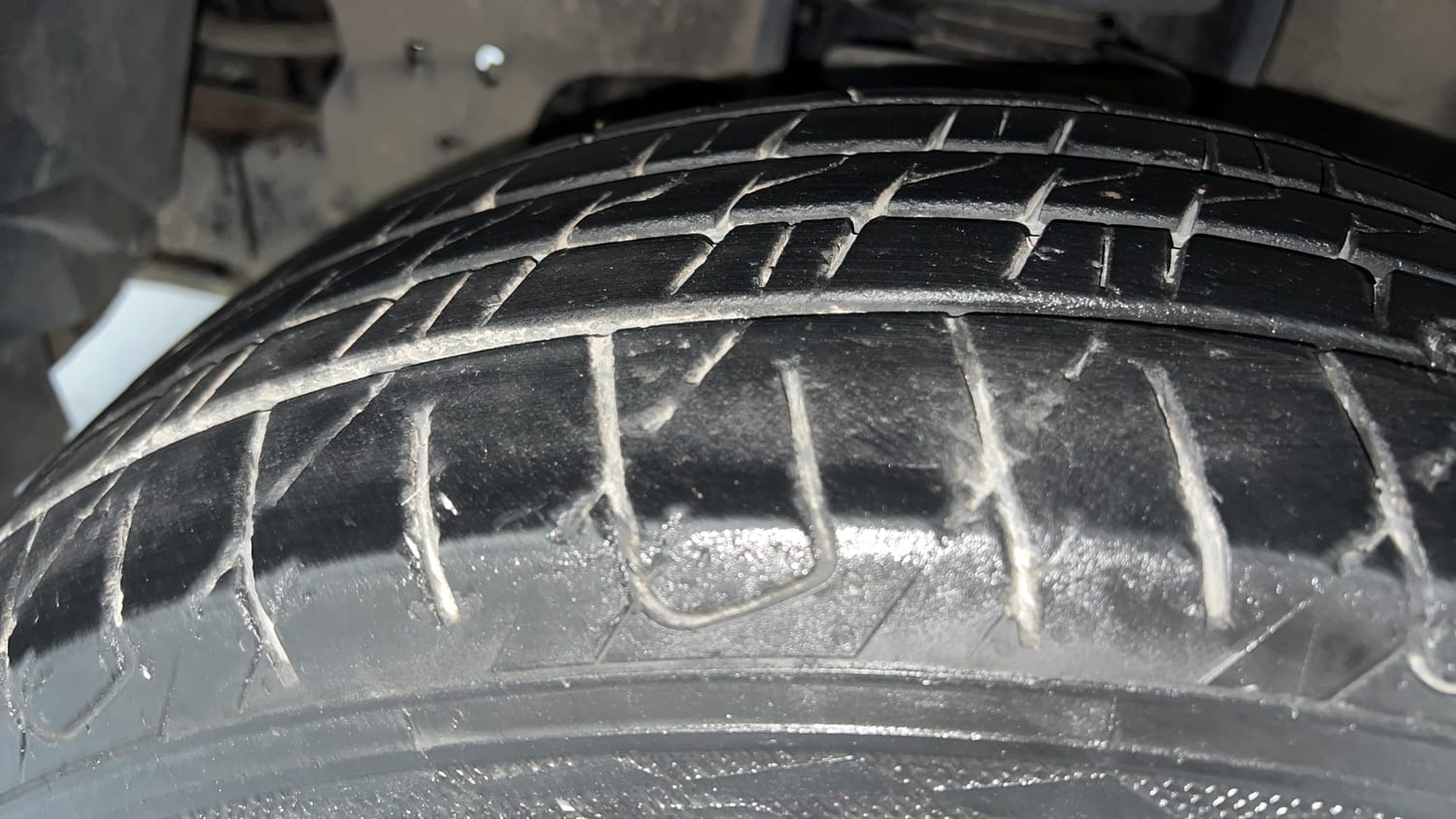 Used 2017 Toyota Innova Crysta 2.4 GX 7 STR Diesel Manual tyres LEFT FRONT TYRE TREAD VIEW