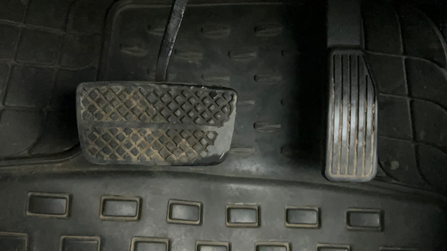 Used 2015 Honda Jazz S AT Petrol Automatic interior PEDALS VIEW