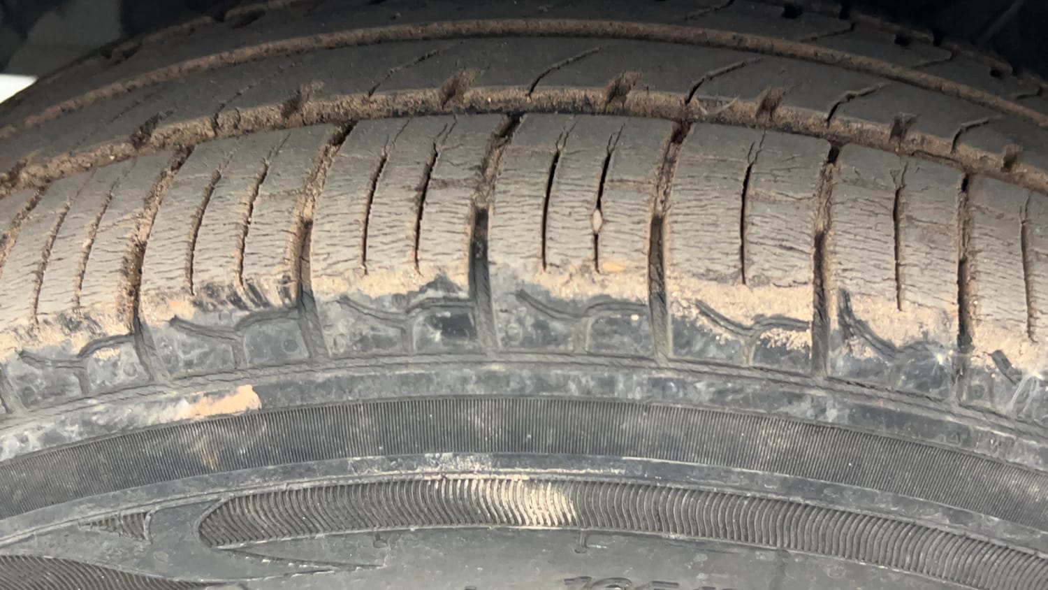 Used 2022 Hyundai Santro Sportz Petrol Manual tyres LEFT FRONT TYRE TREAD VIEW