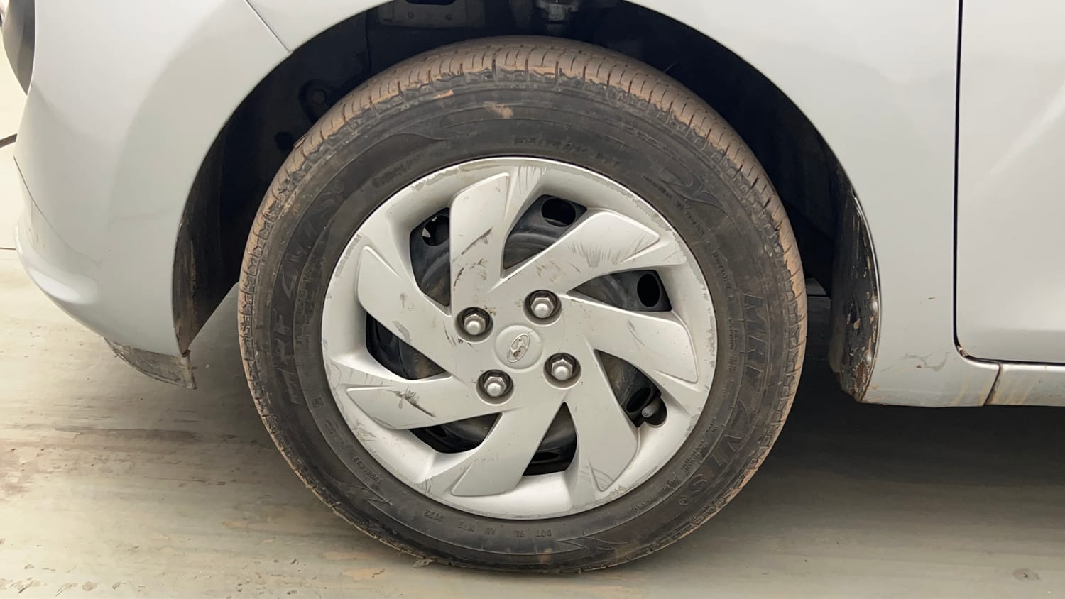 Used 2022 Hyundai Santro Sportz Petrol Manual tyres LEFT FRONT TYRE RIM VIEW