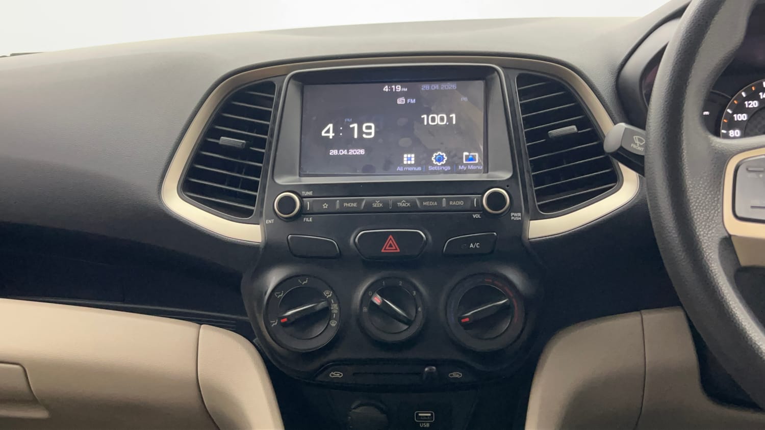 Used 2022 Hyundai Santro Sportz Petrol Manual top_features Integrated (in-dash) music system