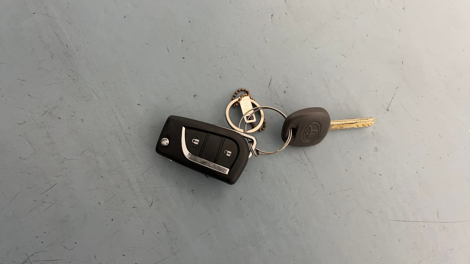 Used 2017 Toyota Innova Crysta 2.4 GX 7 STR Diesel Manual extra CAR KEY VIEW