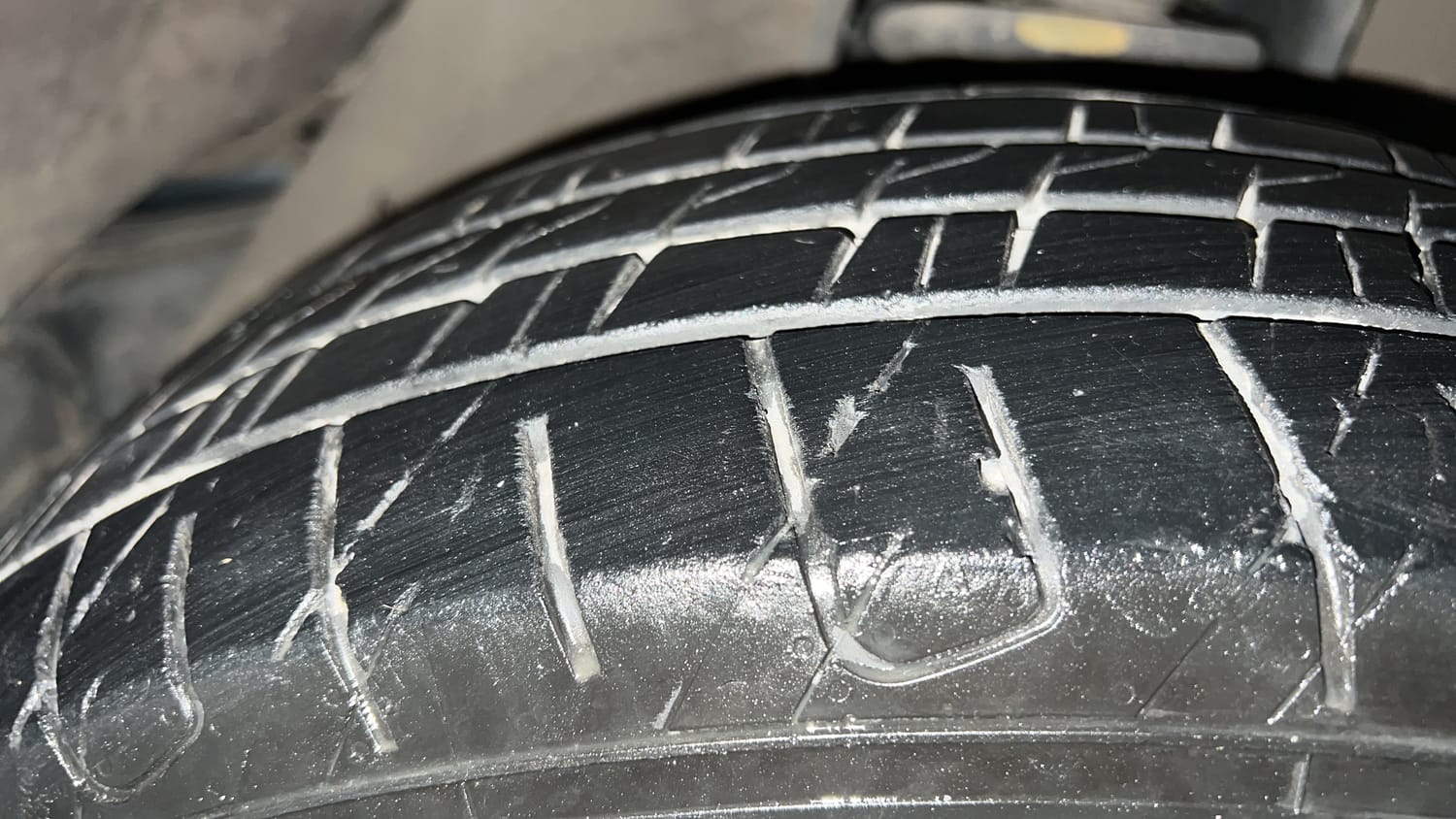 Used 2017 Toyota Innova Crysta 2.4 GX 7 STR Diesel Manual tyres RIGHT FRONT TYRE TREAD VIEW