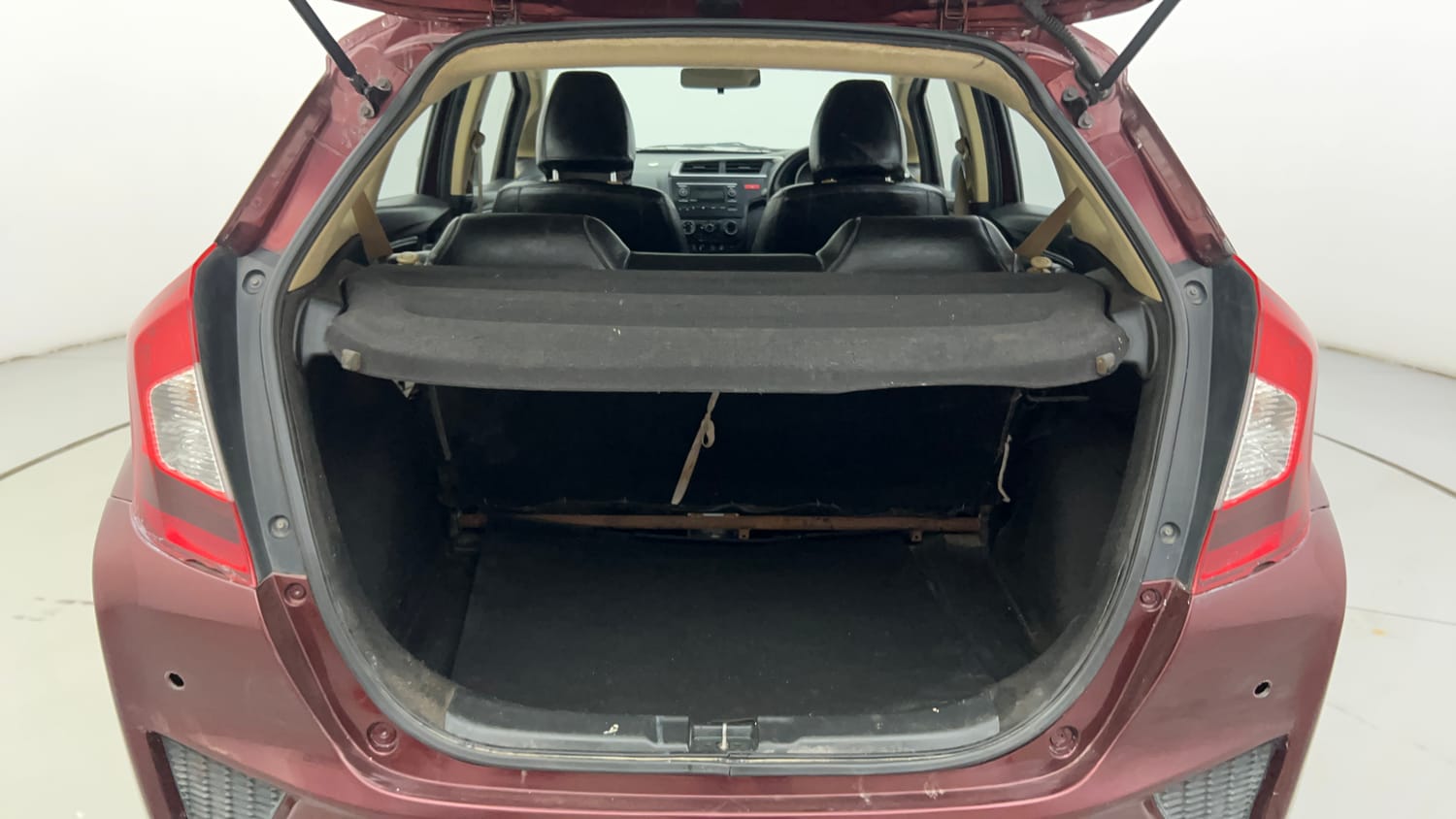 Used 2015 Honda Jazz S AT Petrol Automatic interior DICKY INSIDE VIEW