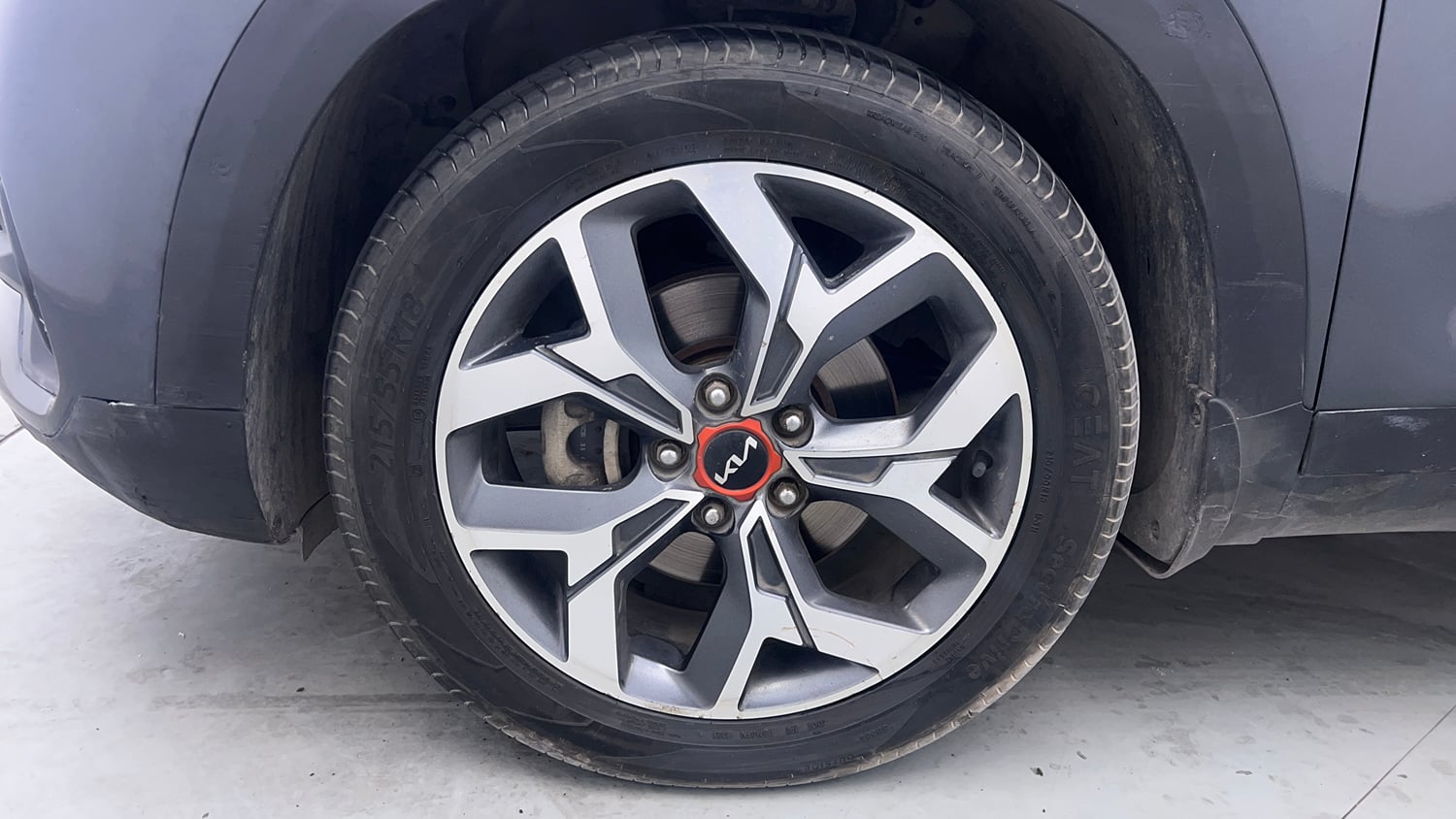 Used 2022 Kia Seltos X Line 1.5 Diesel AT Diesel Automatic tyres LEFT FRONT TYRE RIM VIEW