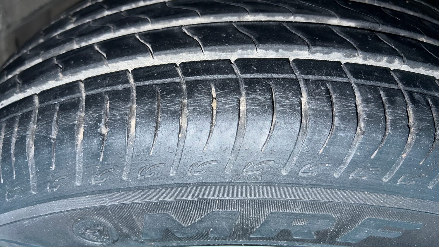 Used 2022 Maruti Suzuki Brezza ZXi Plus AT Petrol Automatic tyres RIGHT FRONT TYRE TREAD VIEW