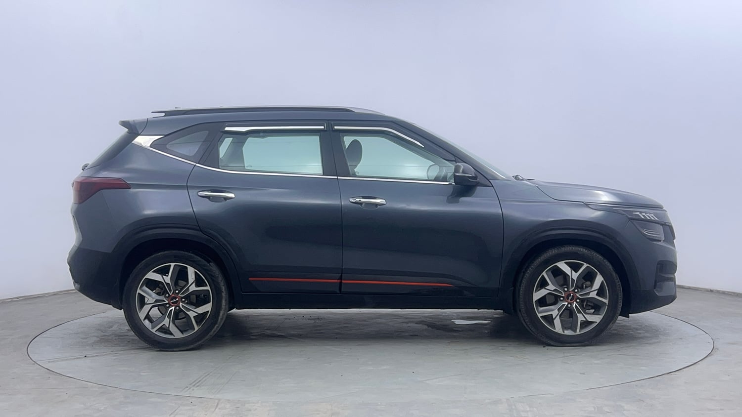 Used 2022 Kia Seltos X Line 1.5 Diesel AT Diesel Automatic exterior RIGHT SIDE VIEW