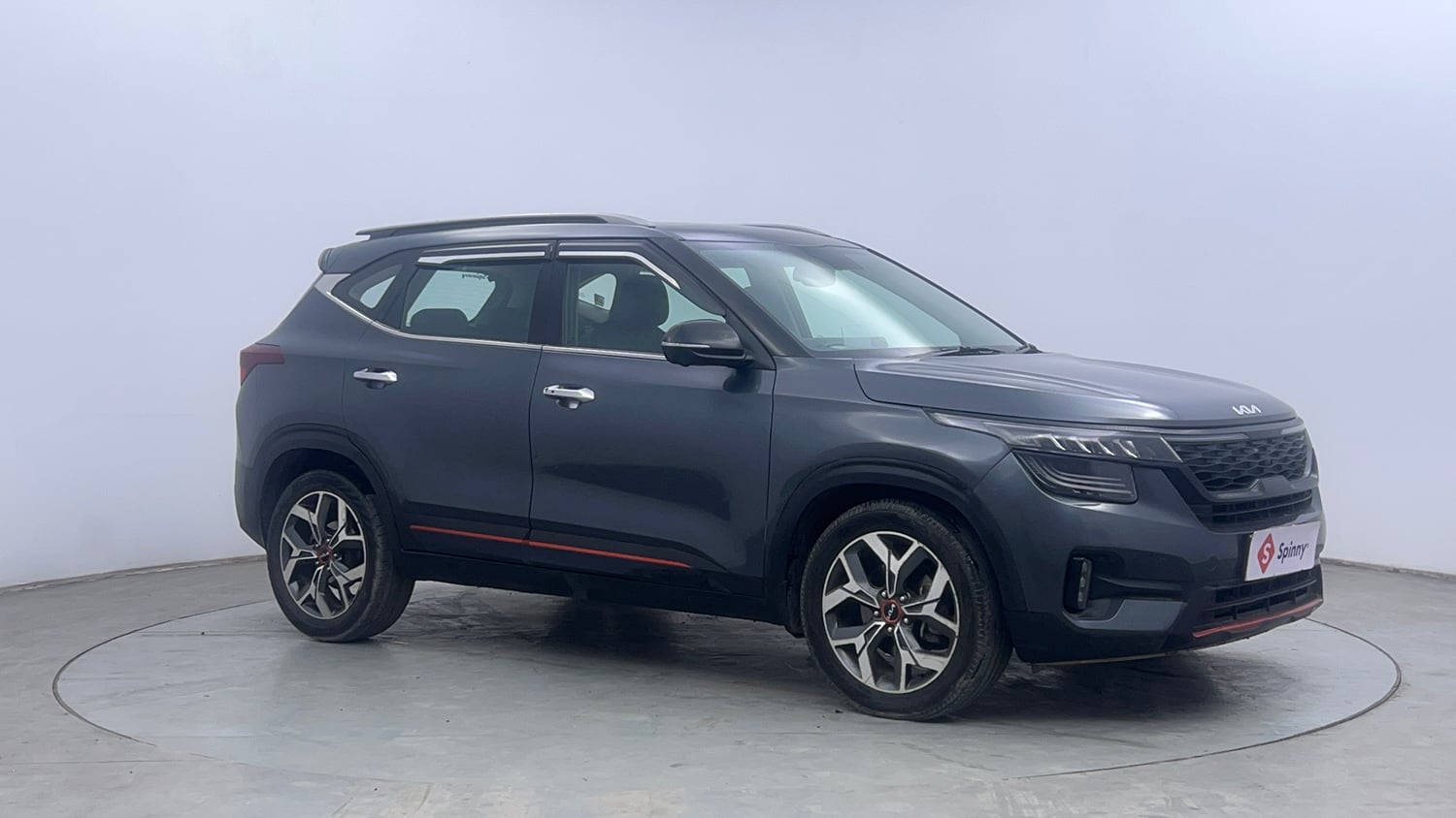 Used 2022 Kia Seltos X Line 1.5 Diesel AT Diesel Automatic exterior RIGHT FRONT CORNER VIEW