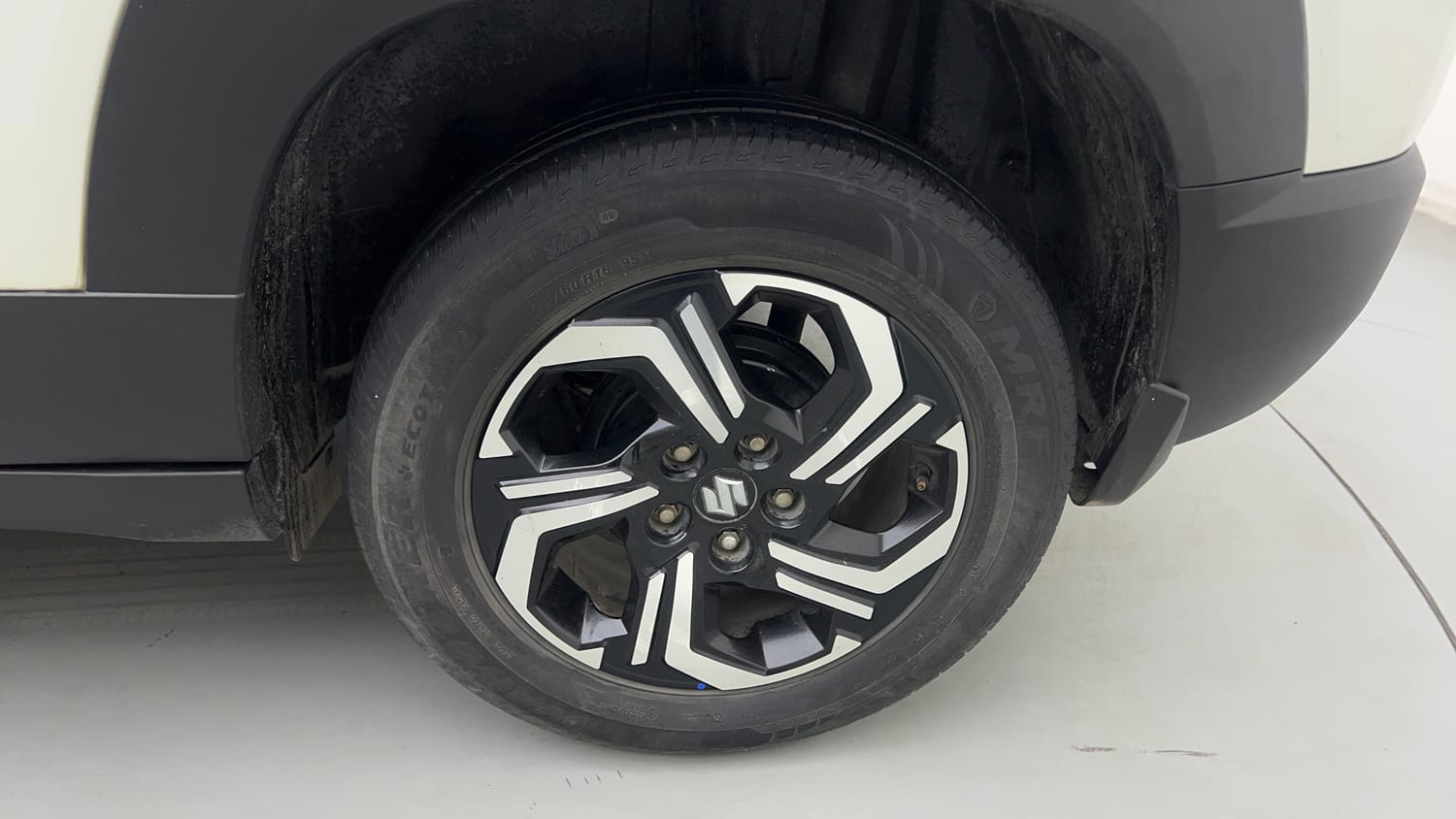 Used 2022 Maruti Suzuki Brezza ZXi Plus AT Petrol Automatic tyres LEFT REAR TYRE RIM VIEW