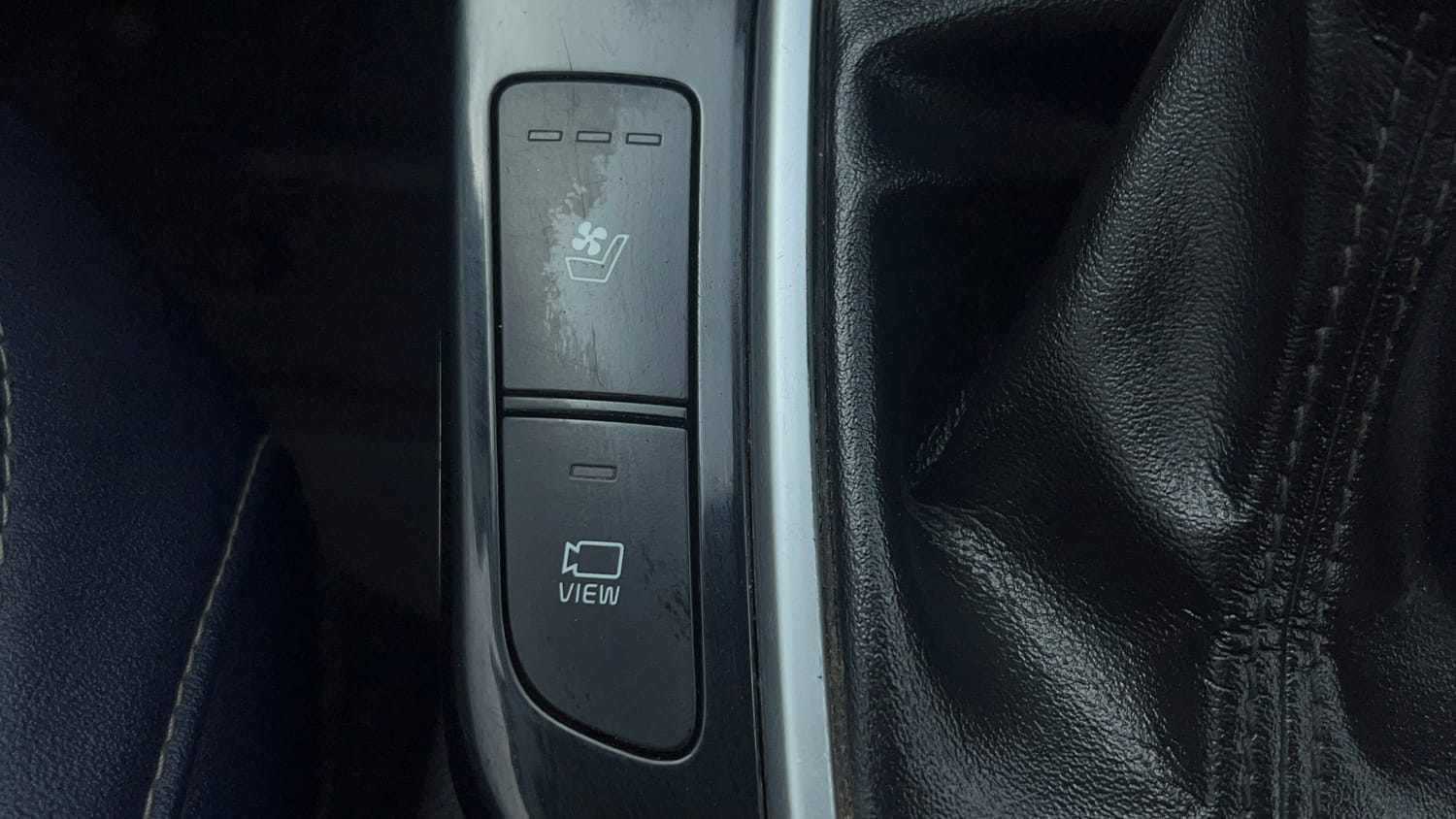 Used 2022 Kia Seltos X Line 1.5 Diesel AT Diesel Automatic top_features Ventilated seats