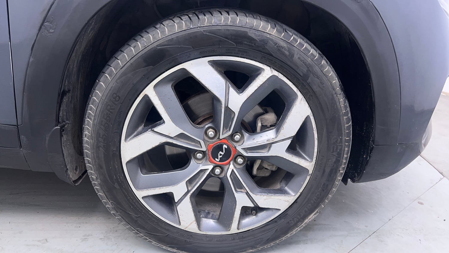 Used 2022 Kia Seltos X Line 1.5 Diesel AT Diesel Automatic tyres RIGHT FRONT TYRE RIM VIEW