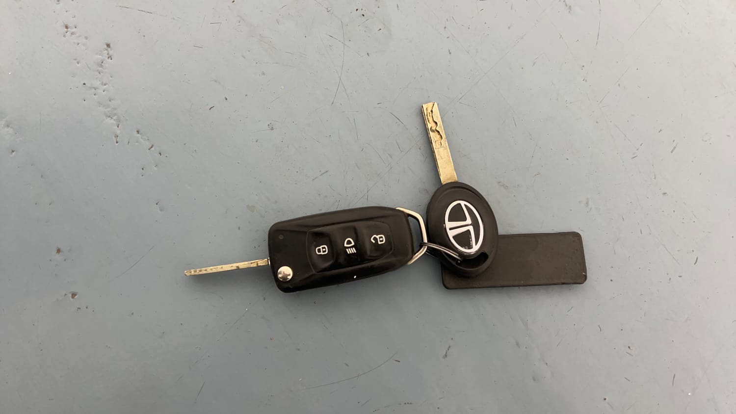 Used 2020 Tata Tiago XZ Plus Dual Tone Petrol Manual extra CAR KEY VIEW
