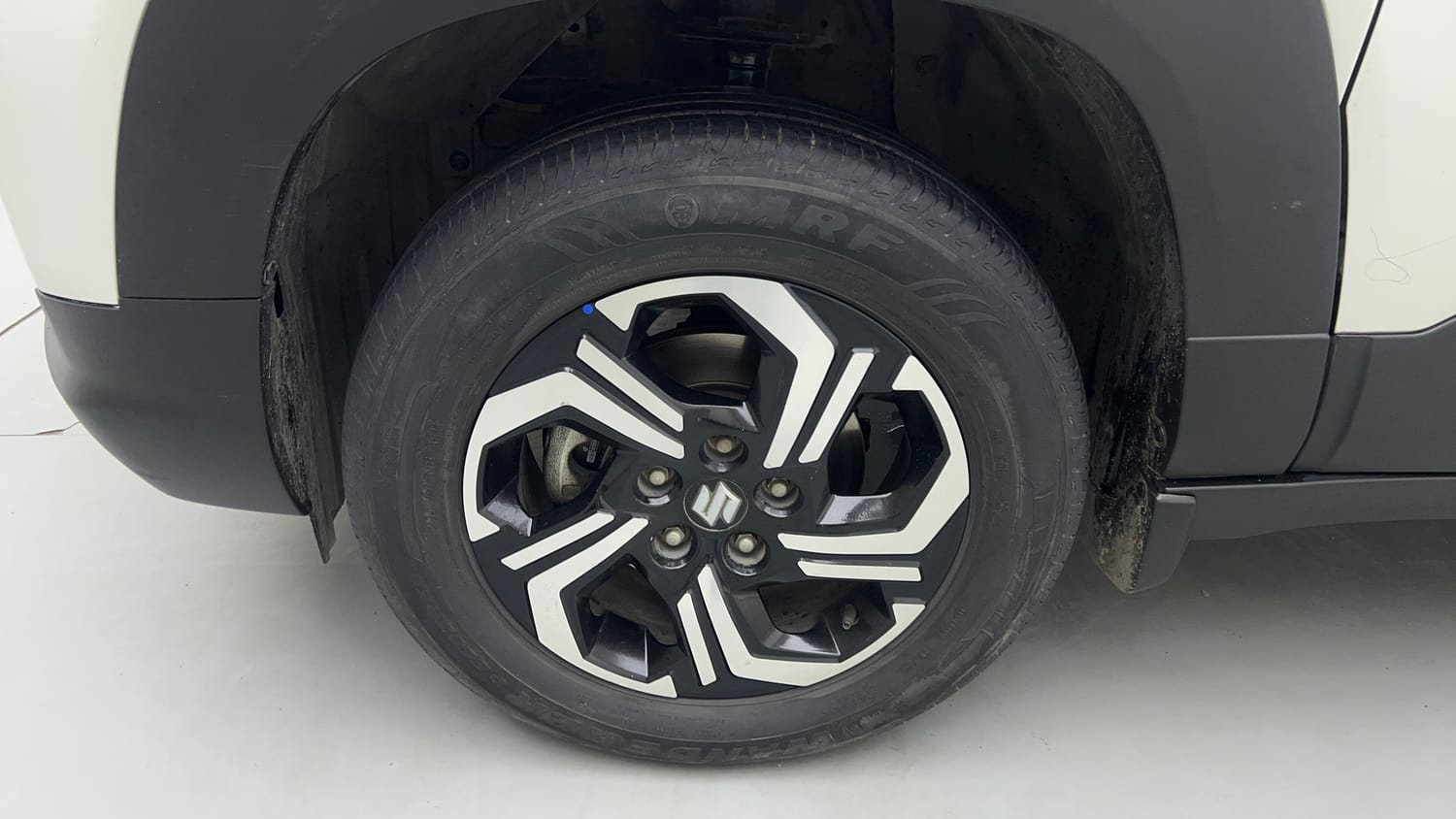 Used 2022 Maruti Suzuki Brezza ZXi Plus AT Petrol Automatic tyres LEFT FRONT TYRE RIM VIEW