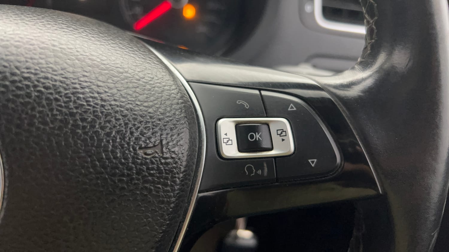 Used 2019 Volkswagen Polo Highline Plus 1.5 (D) 16 Alloy Diesel Manual top_features Cruise control