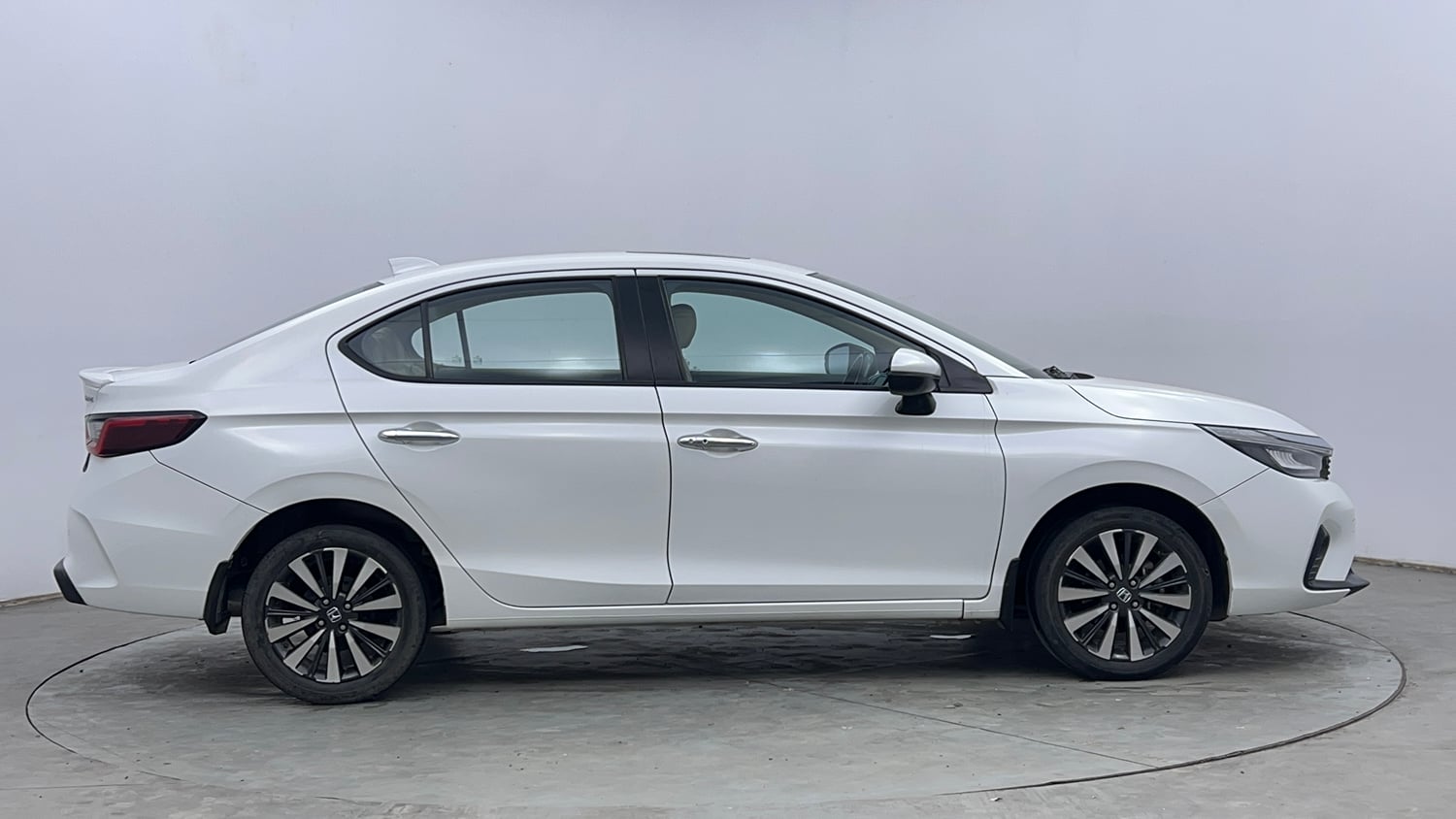 Used 2023 Honda City ZX Petrol MT Petrol Manual exterior RIGHT SIDE VIEW