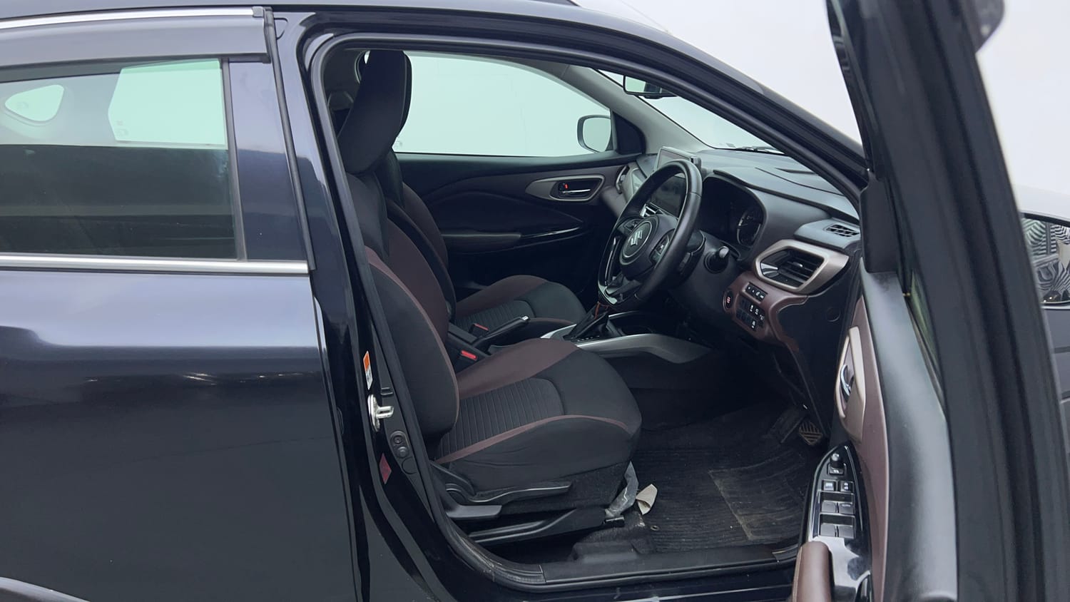 Used 2024 Maruti Suzuki Fronx Alpha 1.0L Turbo 6 AT Petrol Automatic interior RIGHT SIDE FRONT DOOR CABIN VIEW