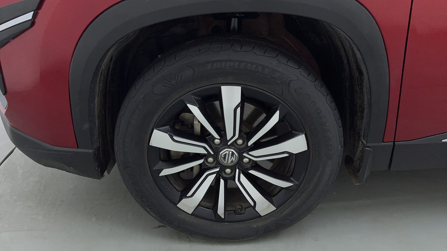 Used 2020 MG Motors Hector Sharp 1.5 DCT Petrol Petrol Automatic tyres LEFT FRONT TYRE RIM VIEW