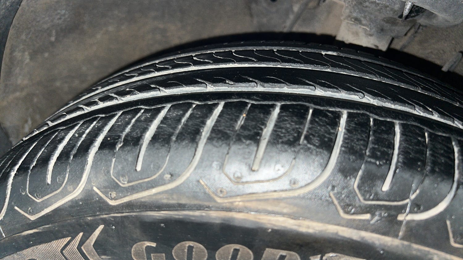 Used 2014 Hyundai i20 Sportz 1.2 Petrol Manual tyres RIGHT FRONT TYRE TREAD VIEW