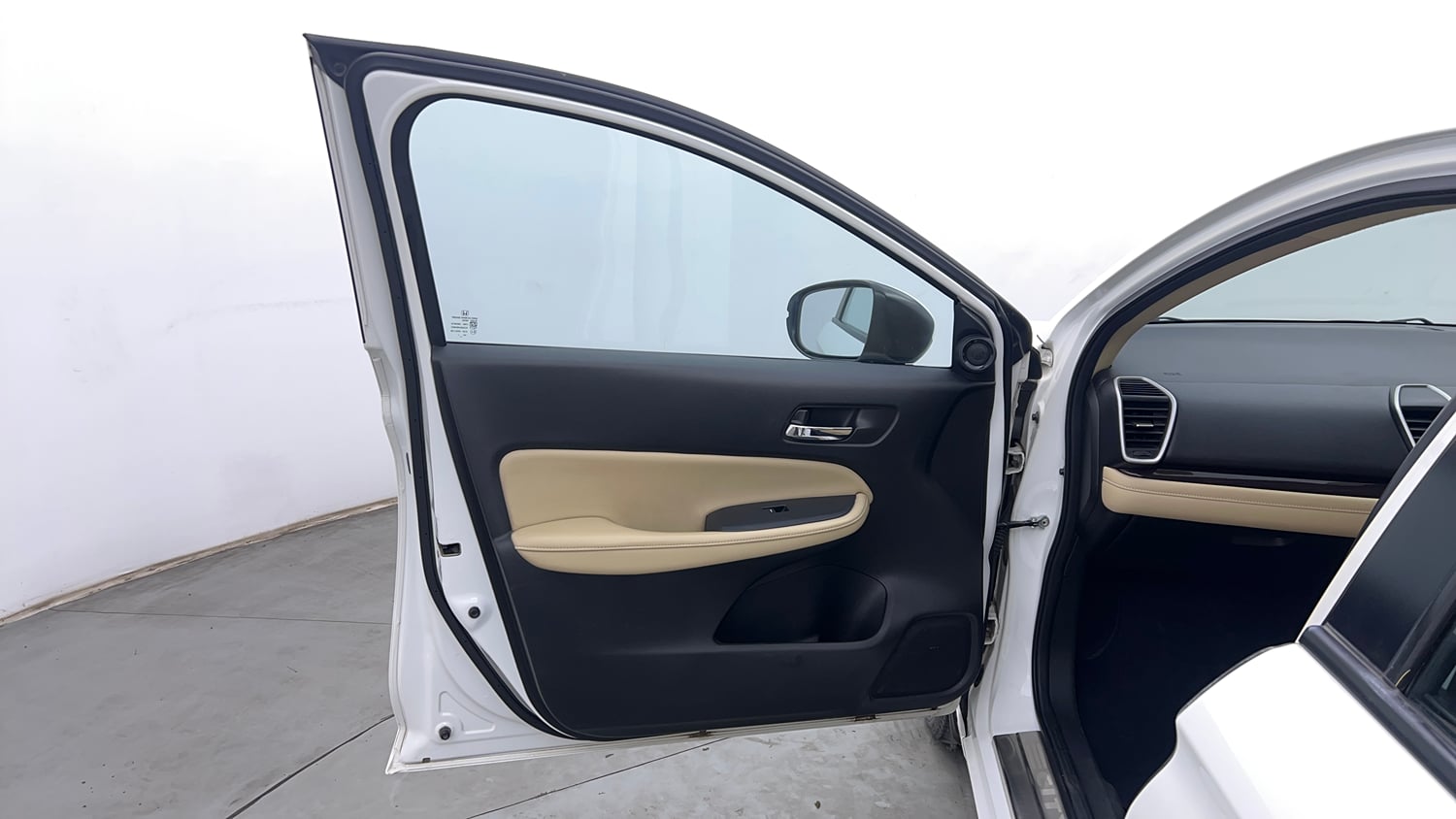 Used 2023 Honda City ZX Petrol MT Petrol Manual interior LEFT FRONT DOOR OPEN VIEW