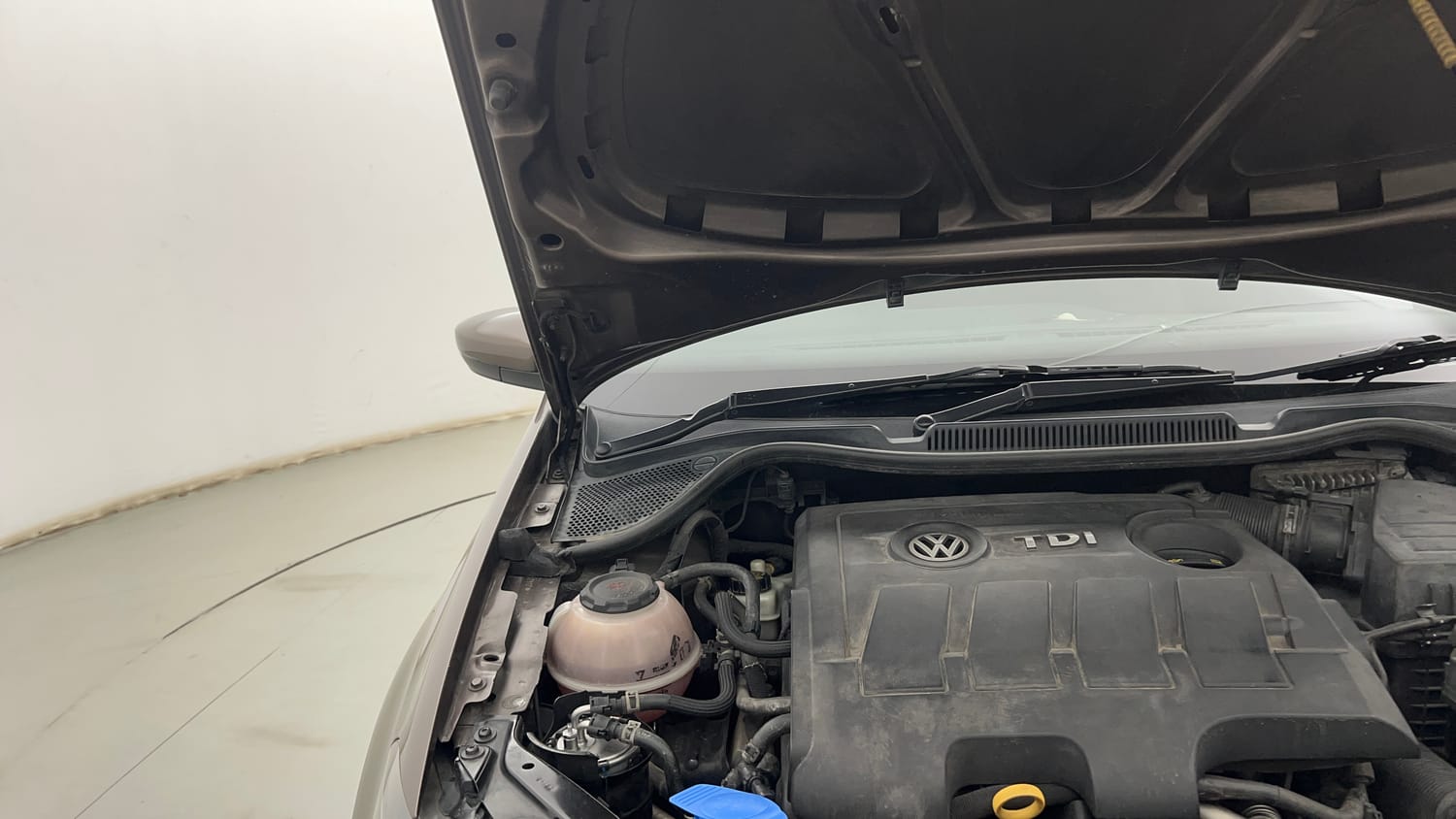 Used 2019 Volkswagen Polo Highline Plus 1.5 (D) 16 Alloy Diesel Manual engine ENGINE RIGHT SIDE HINGE & APRON VIEW