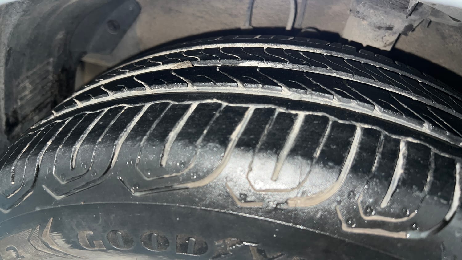 Used 2014 Hyundai i20 Sportz 1.2 Petrol Manual tyres LEFT FRONT TYRE TREAD VIEW