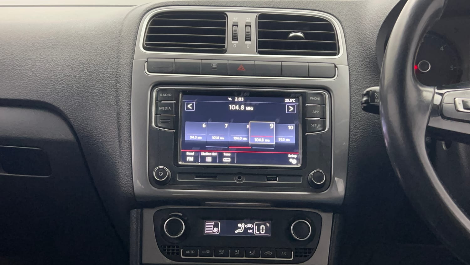 Used 2019 Volkswagen Polo Highline Plus 1.5 (D) 16 Alloy Diesel Manual top_features Integrated (in-dash) music system
